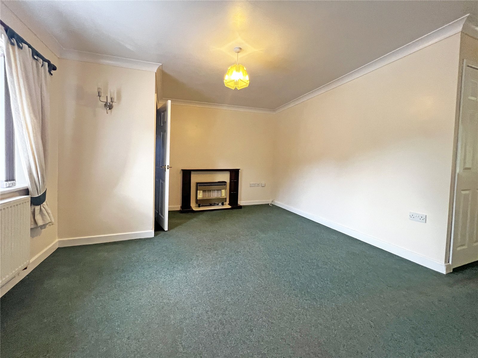 Bradshaw Gardens, Oakengates, Telford, TF2 - DB Roberts