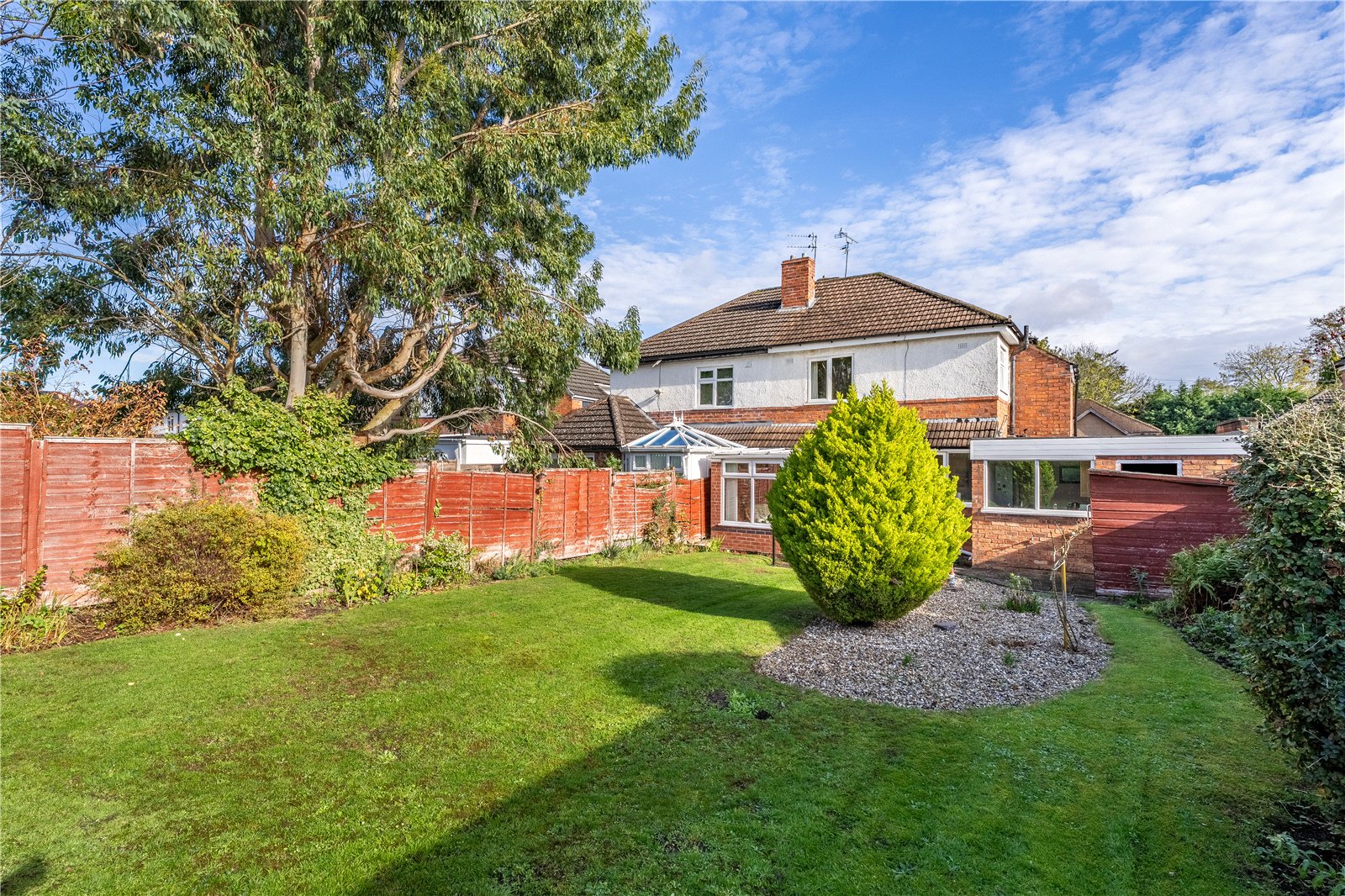 The Avenue, Castlecroft, Wolverhampton, WV3 - DB Roberts