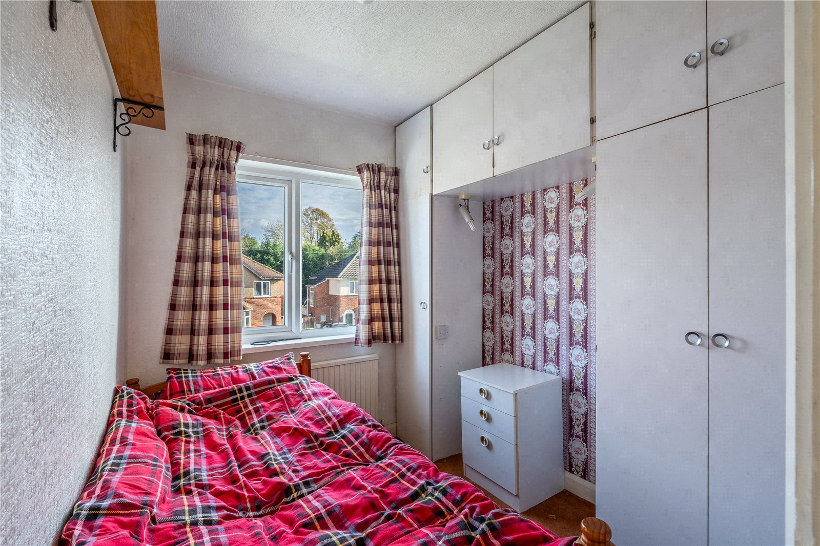 The Avenue, Castlecroft, Wolverhampton, WV3 - DB Roberts