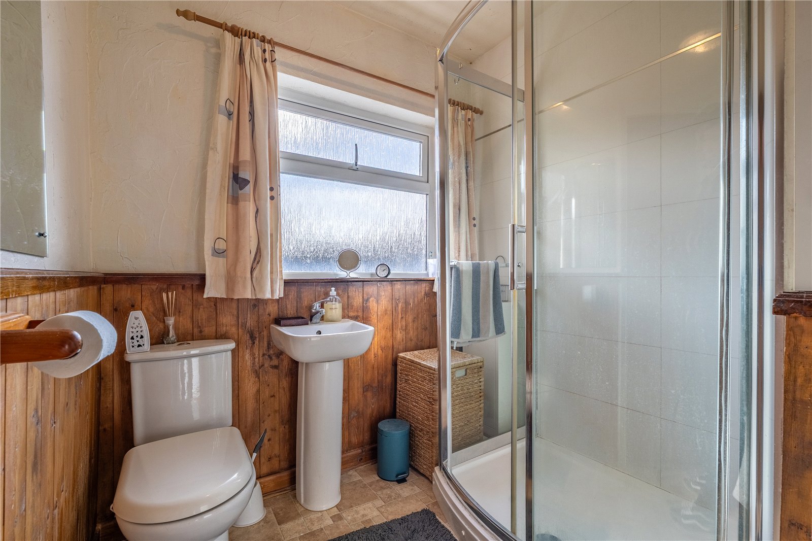 The Avenue, Castlecroft, Wolverhampton, WV3 - DB Roberts