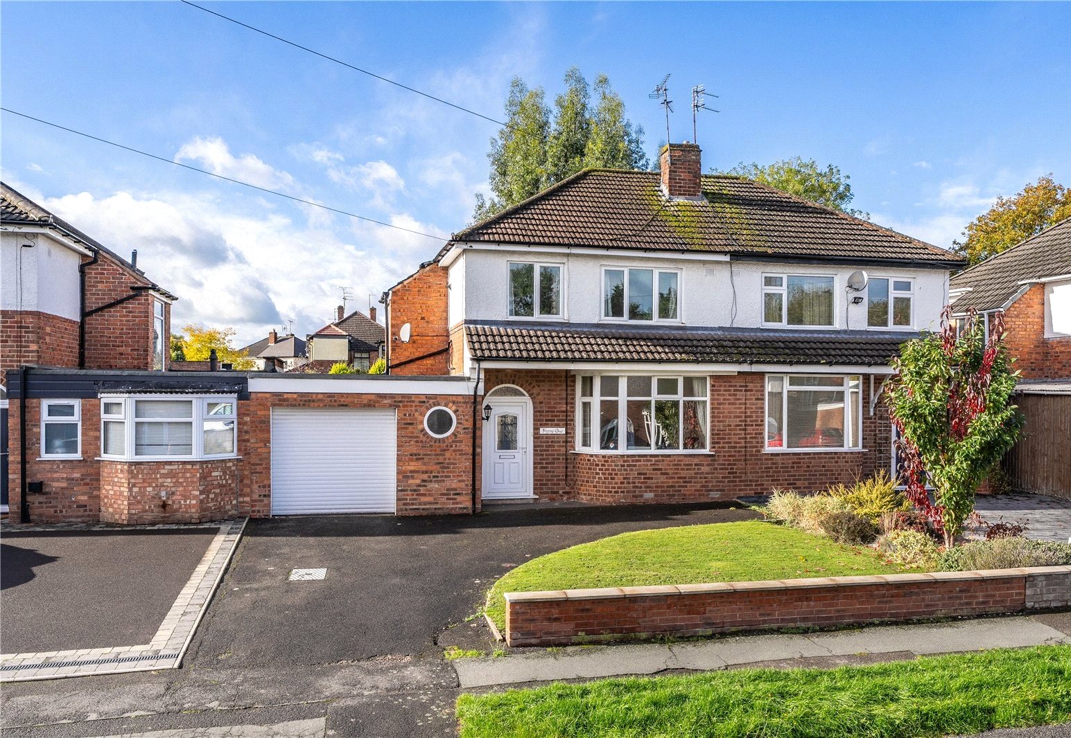 The Avenue, Castlecroft, Wolverhampton, WV3 - DB Roberts