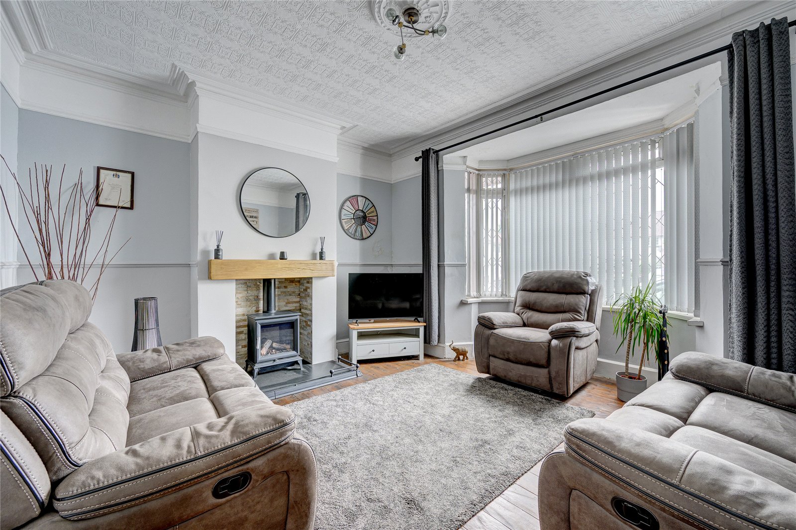 Victoria Road, Fallings Park, Wolverhampton, WV10 - DB Roberts