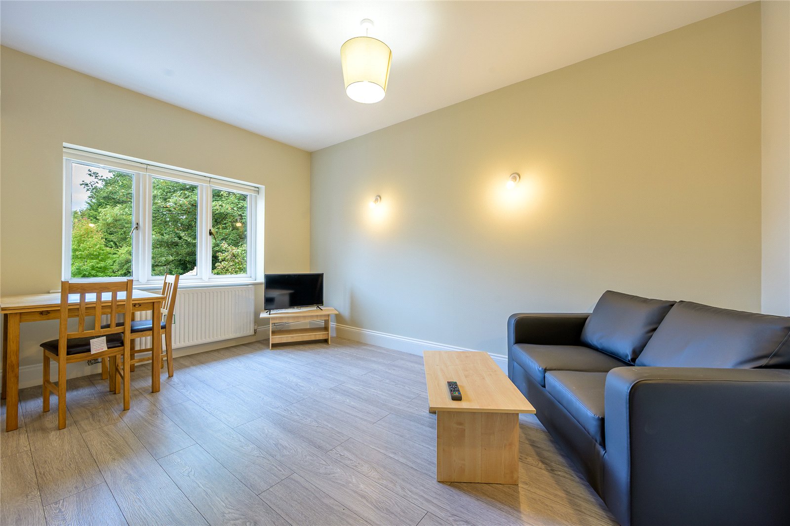 Apartment 16 1J, Balfour Crescent, Tettenhall, Wolverhampton, WV6 - DB Roberts