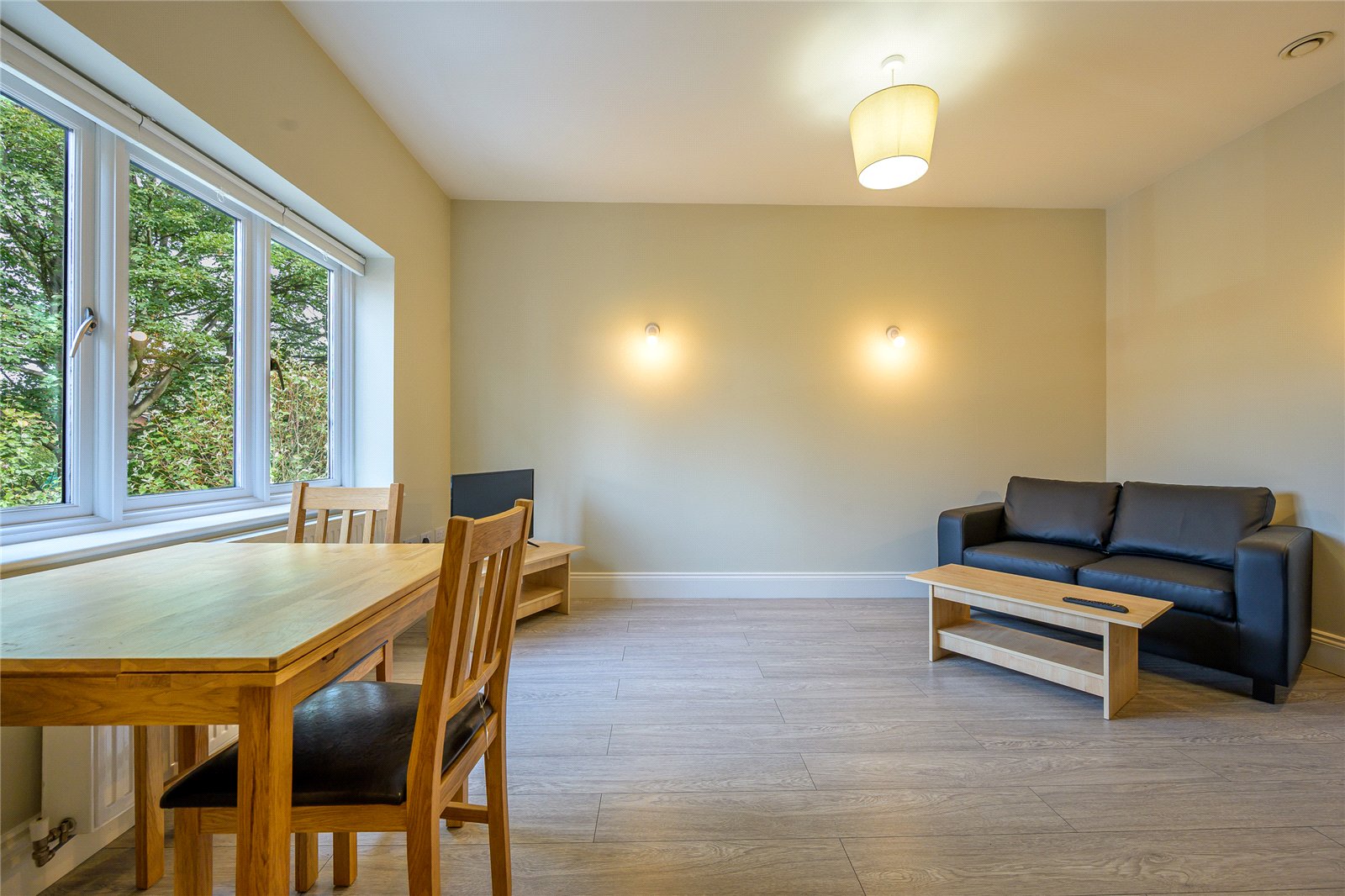 Apartment 16 1J, Balfour Crescent, Tettenhall, Wolverhampton, WV6 - DB Roberts