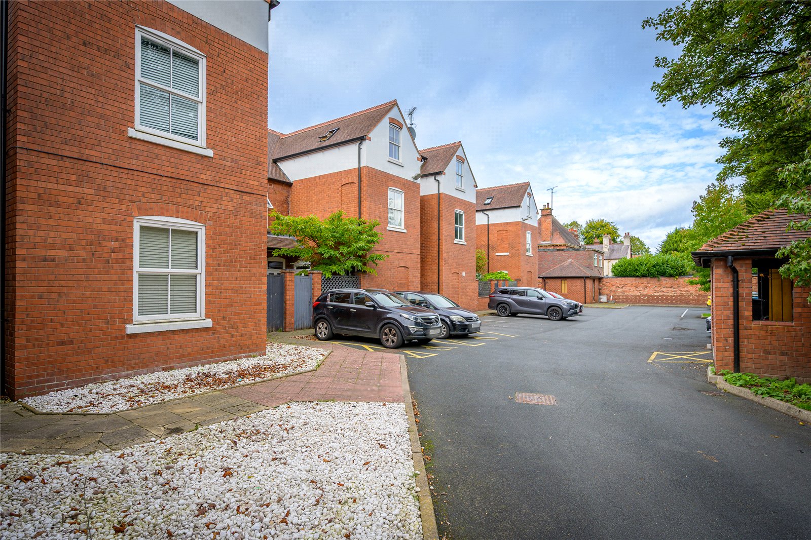 Apartment 16 1J, Balfour Crescent, Tettenhall, Wolverhampton, WV6 - DB Roberts