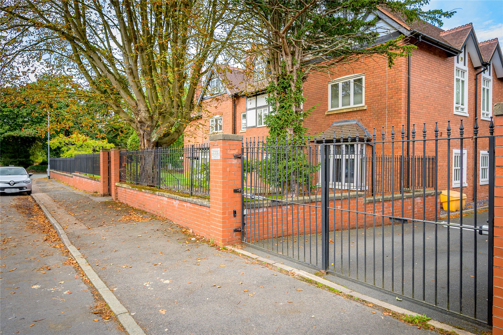 Apartment 16 1J, Balfour Crescent, Tettenhall, Wolverhampton, WV6 - DB Roberts