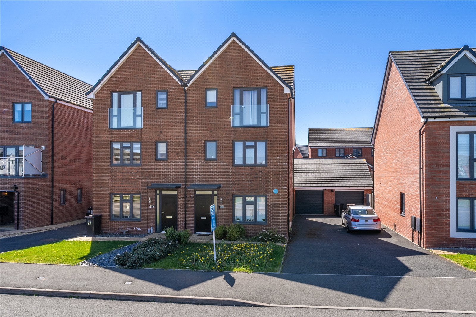 Silverstone Drive, Akron Gate, Wolverhampton, WV10 - DB Roberts