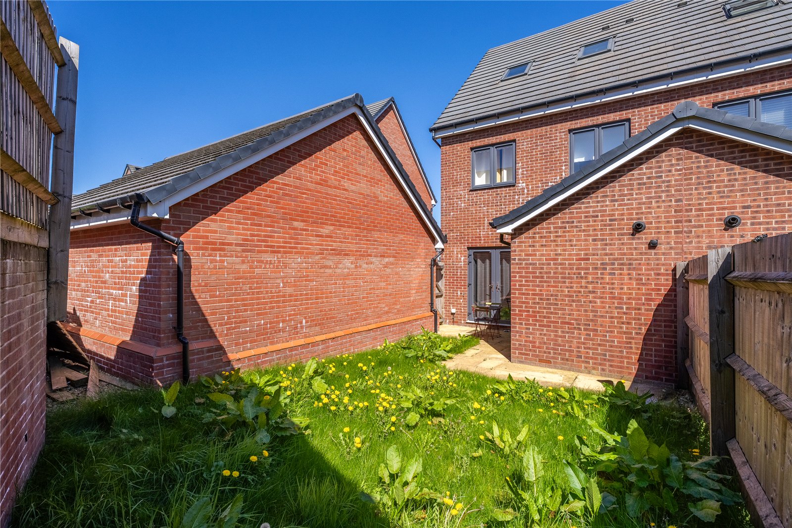 Silverstone Drive, Akron Gate, Wolverhampton, WV10 - DB Roberts