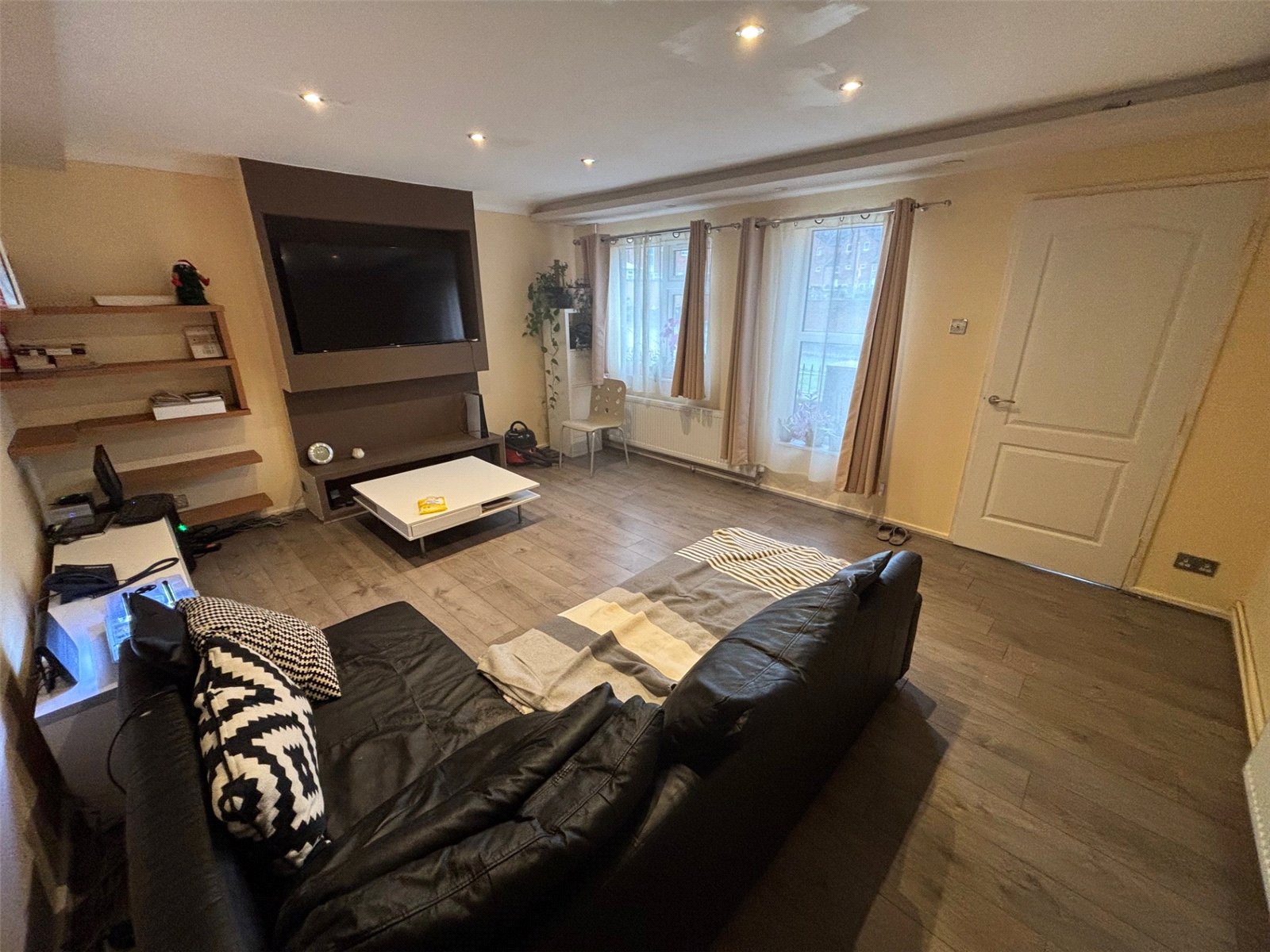 Botany Bay Close, Little Dawley, Telford, TF4 - DB Roberts
