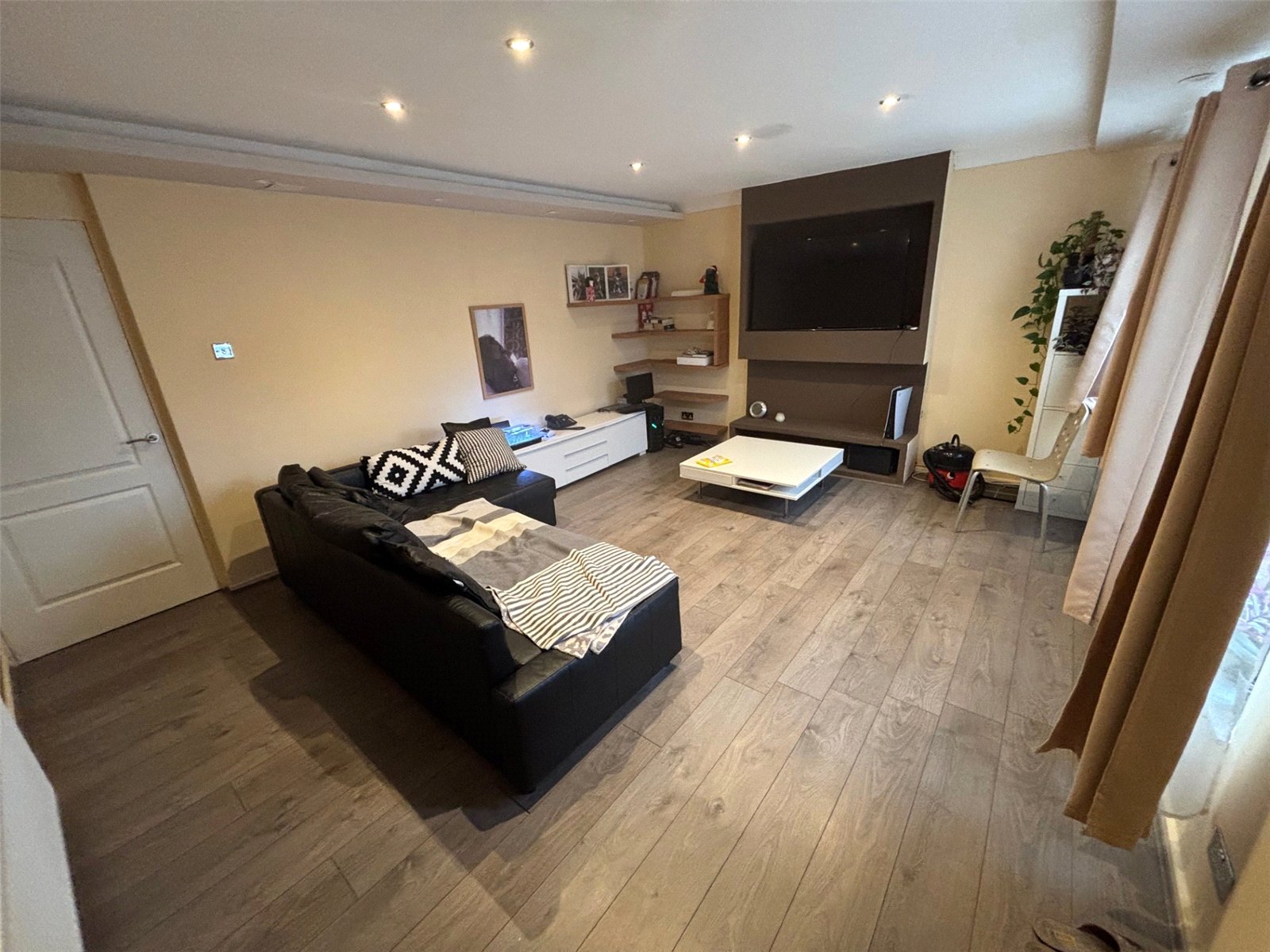 Botany Bay Close, Little Dawley, Telford, TF4 - DB Roberts