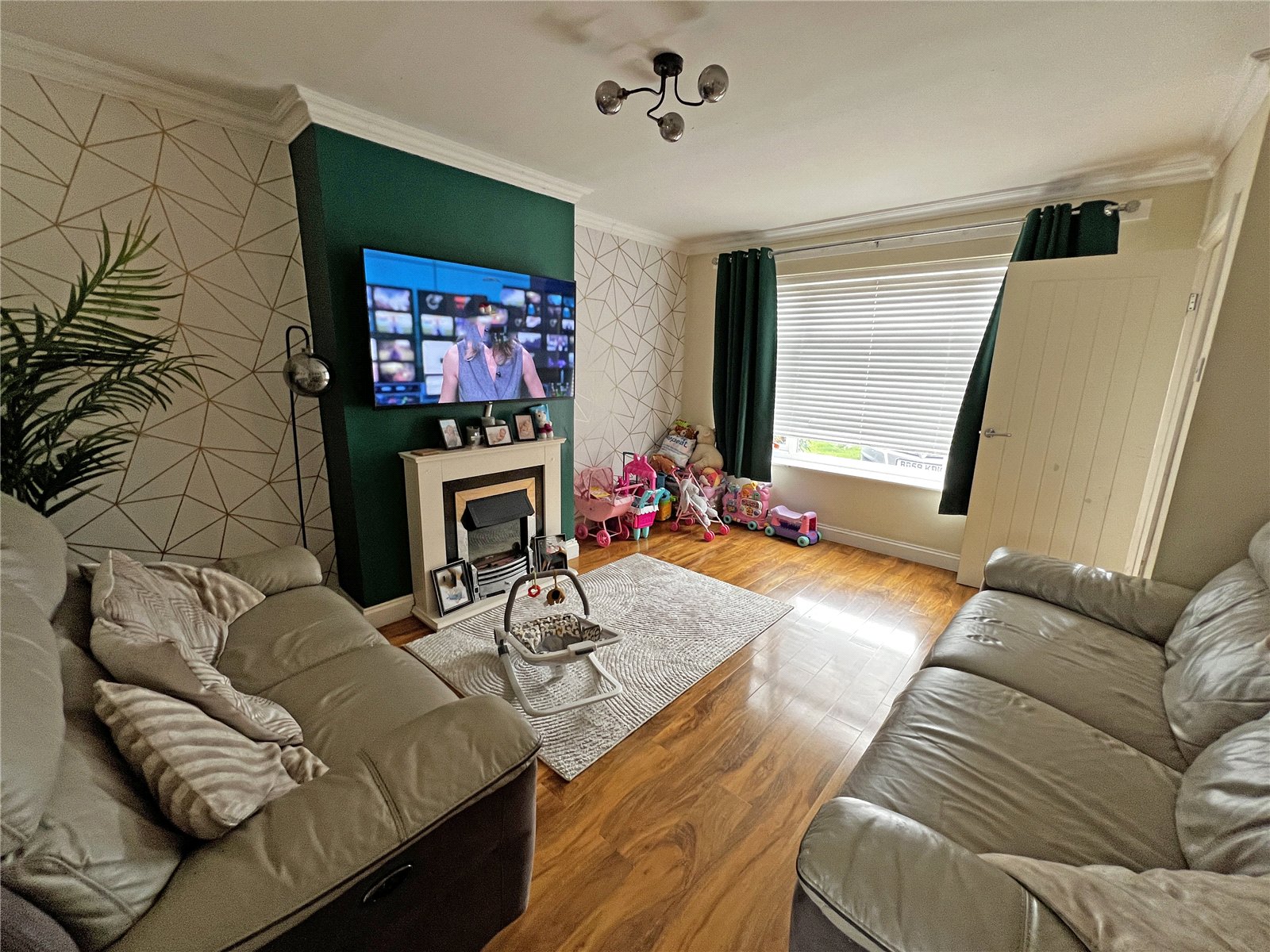 Malvern Crescent, Little Dawley, Telford, TF4 - DB Roberts