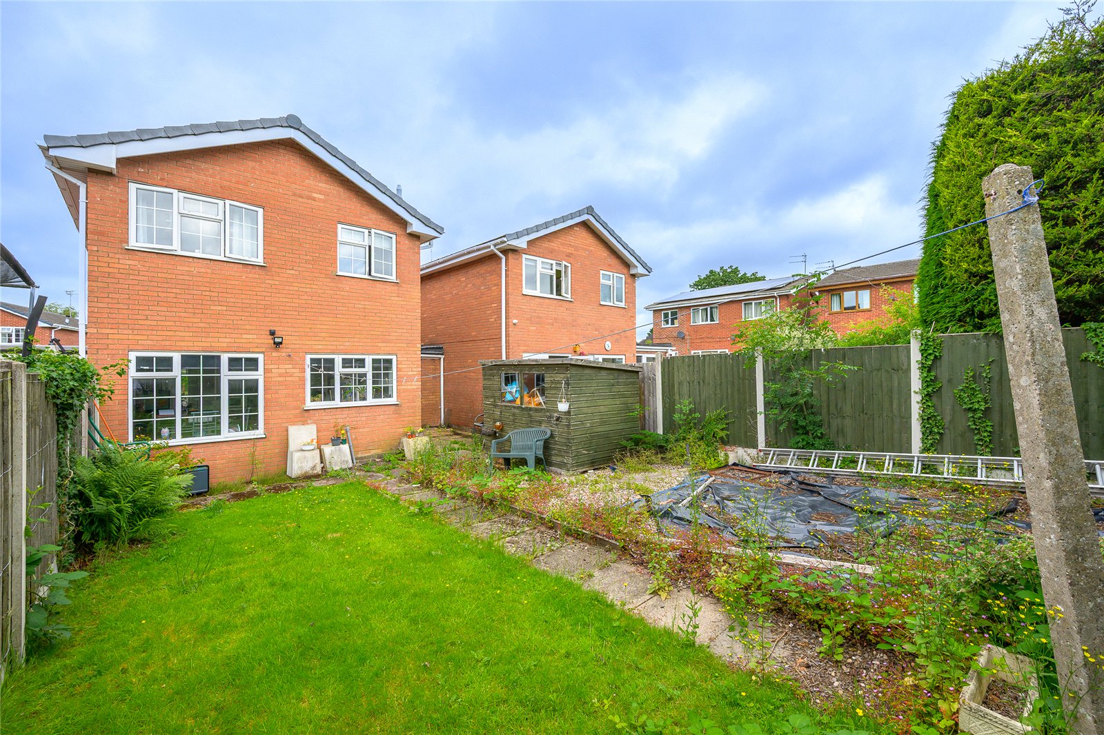 Alderton Drive, Bradmore, Wolverhampton, WV3 - DB Roberts