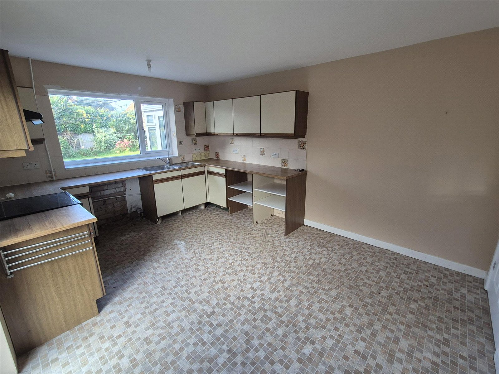 Dee Close, Dothill, Telford, TF1 - DB Roberts