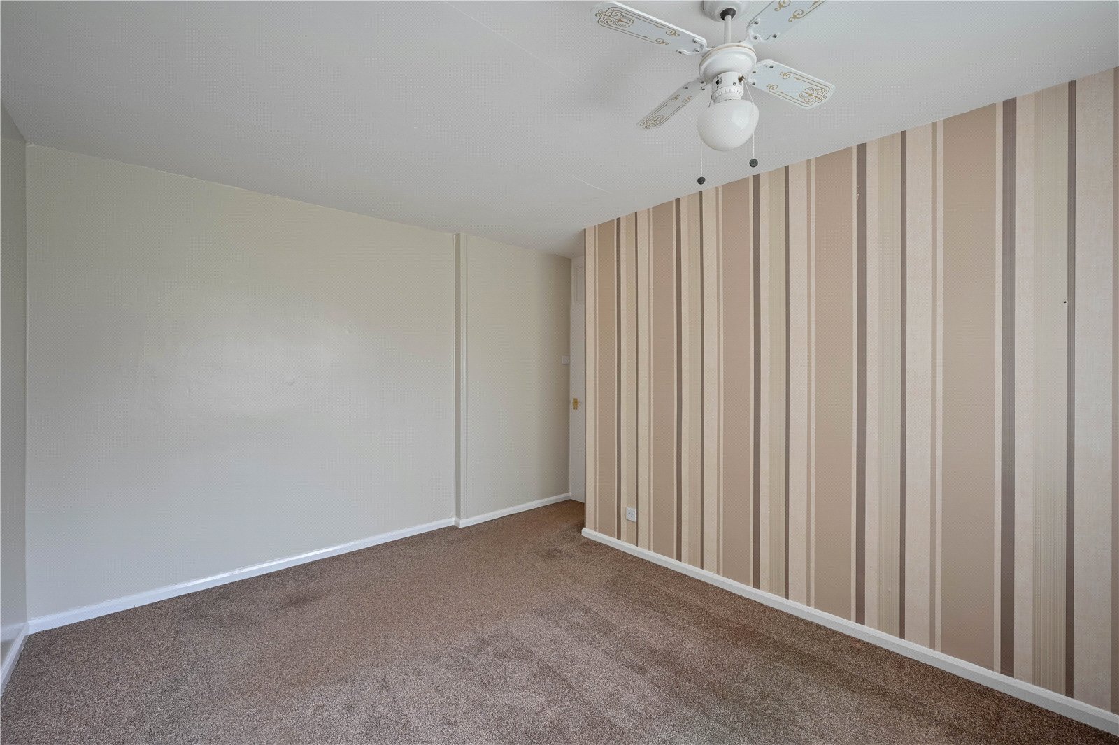 Coleridge Drive, Highfields, Stafford, ST17 - DB Roberts