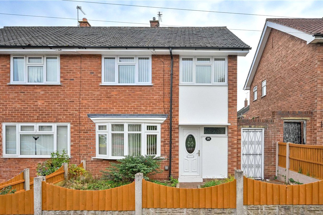 Coleridge Drive, Highfields, Stafford, ST17 - DB Roberts