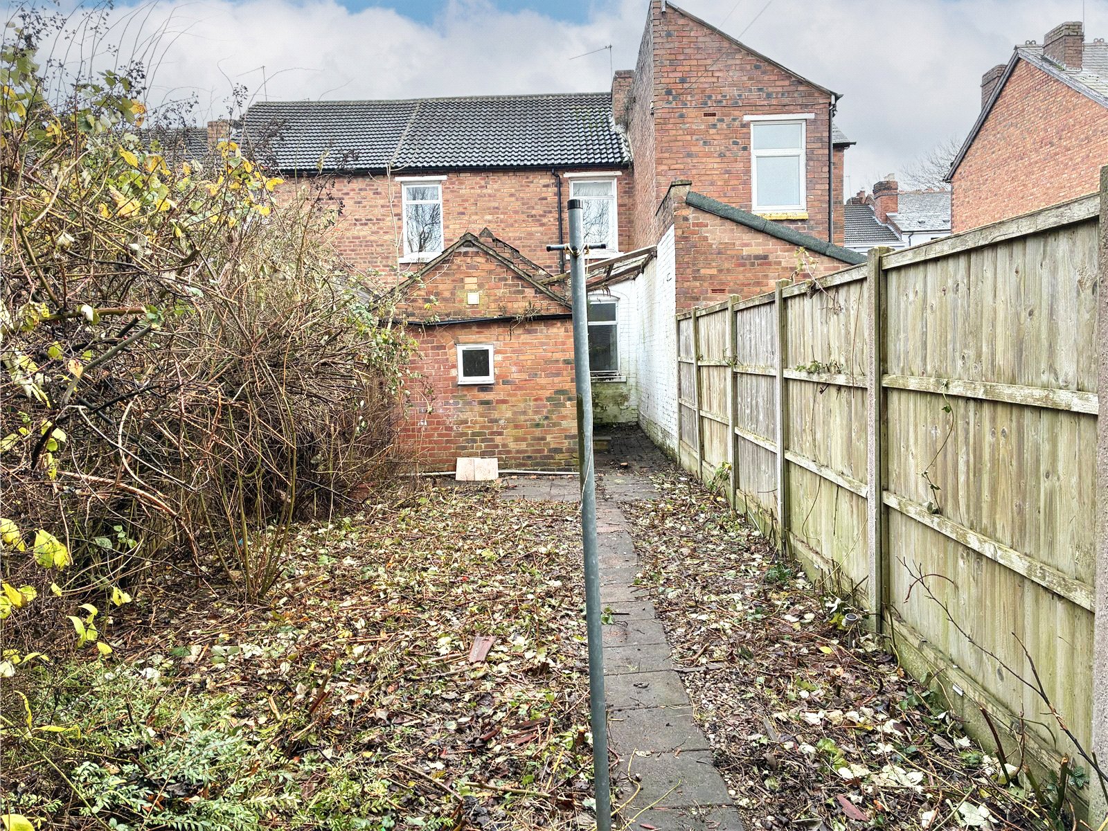 Rayleigh Road, Pennfields, Wolverhampton, WV3 - DB Roberts