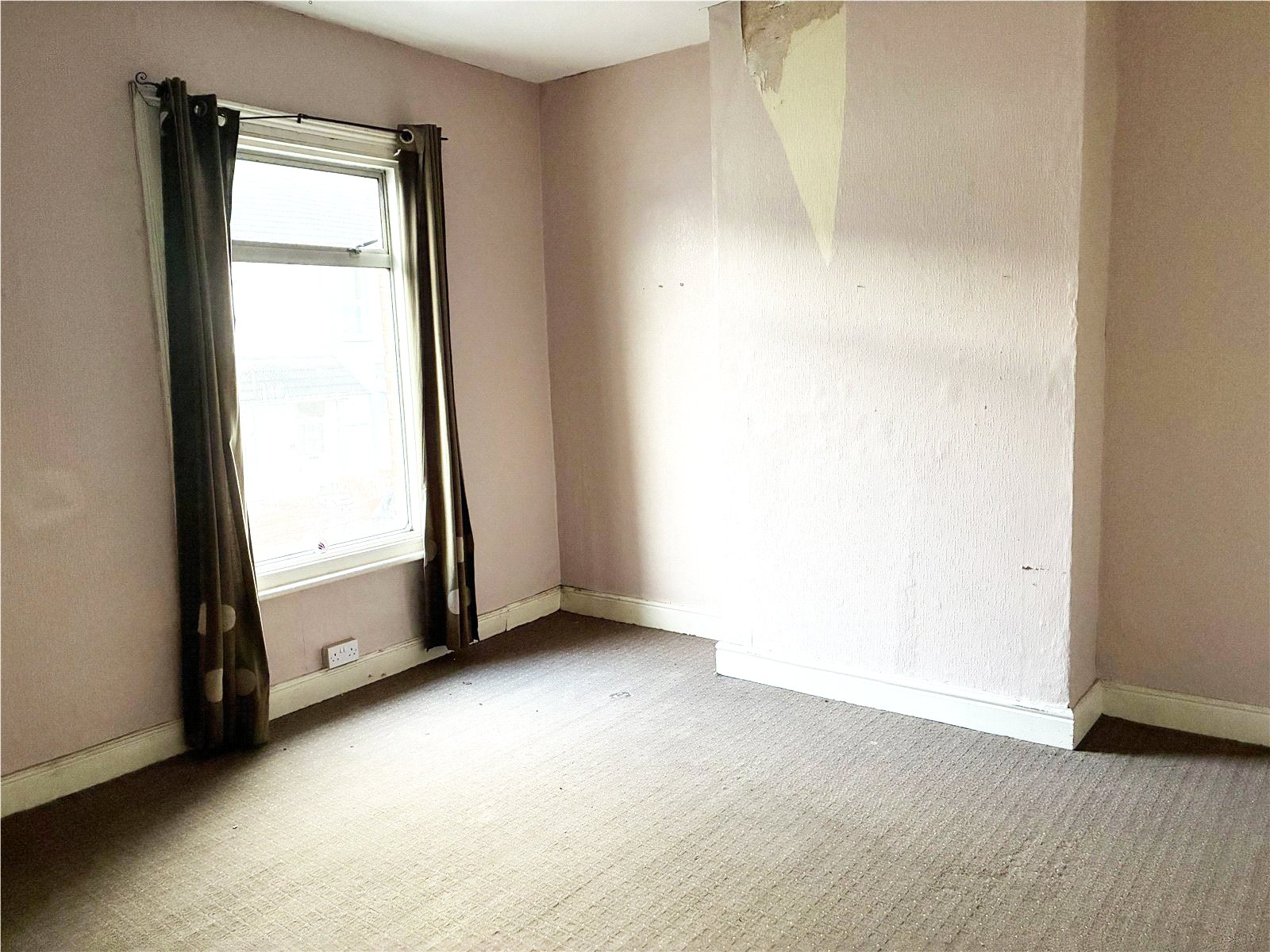 Rayleigh Road, Pennfields, Wolverhampton, WV3 - DB Roberts