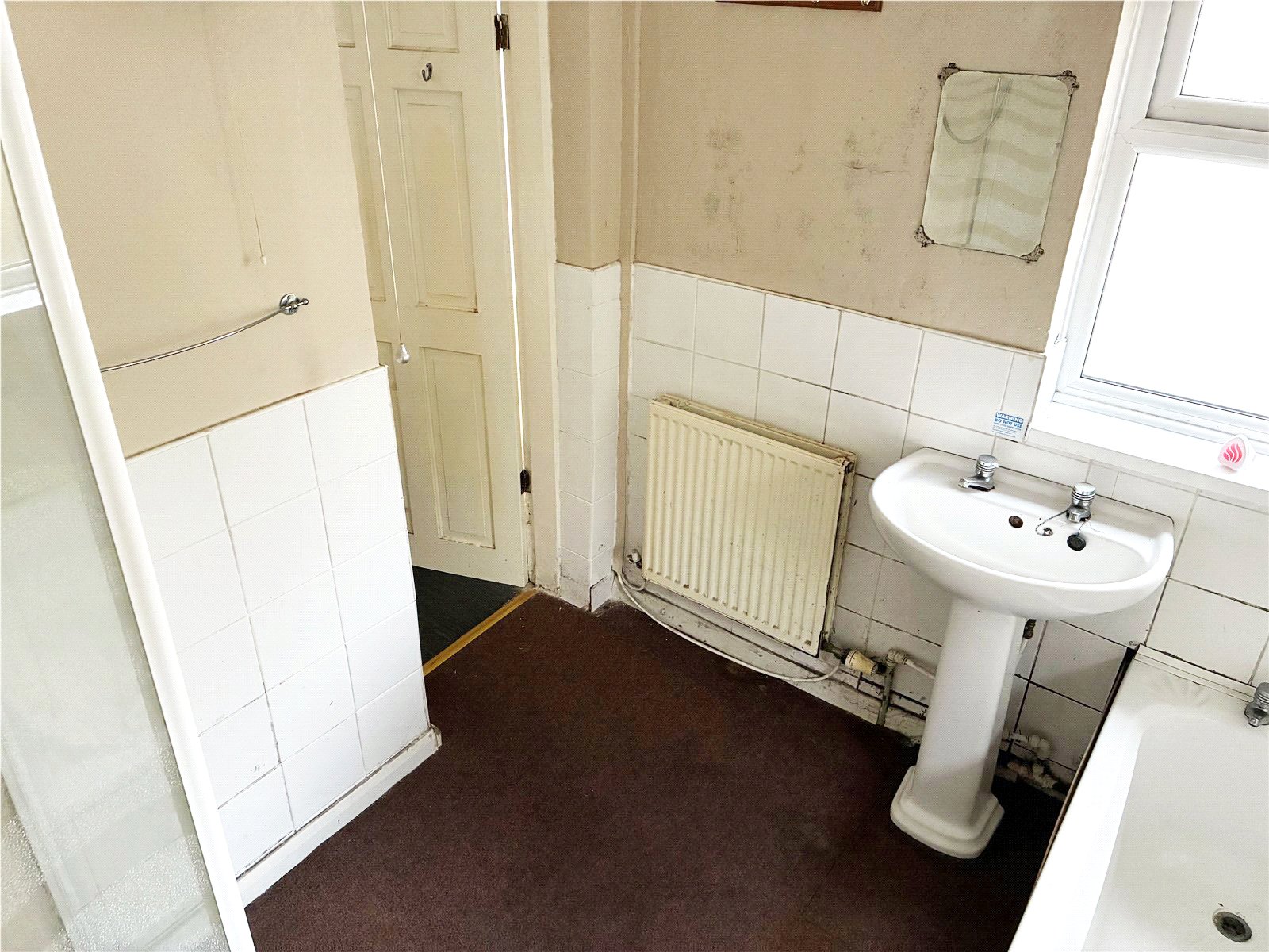 Rayleigh Road, Pennfields, Wolverhampton, WV3 - DB Roberts