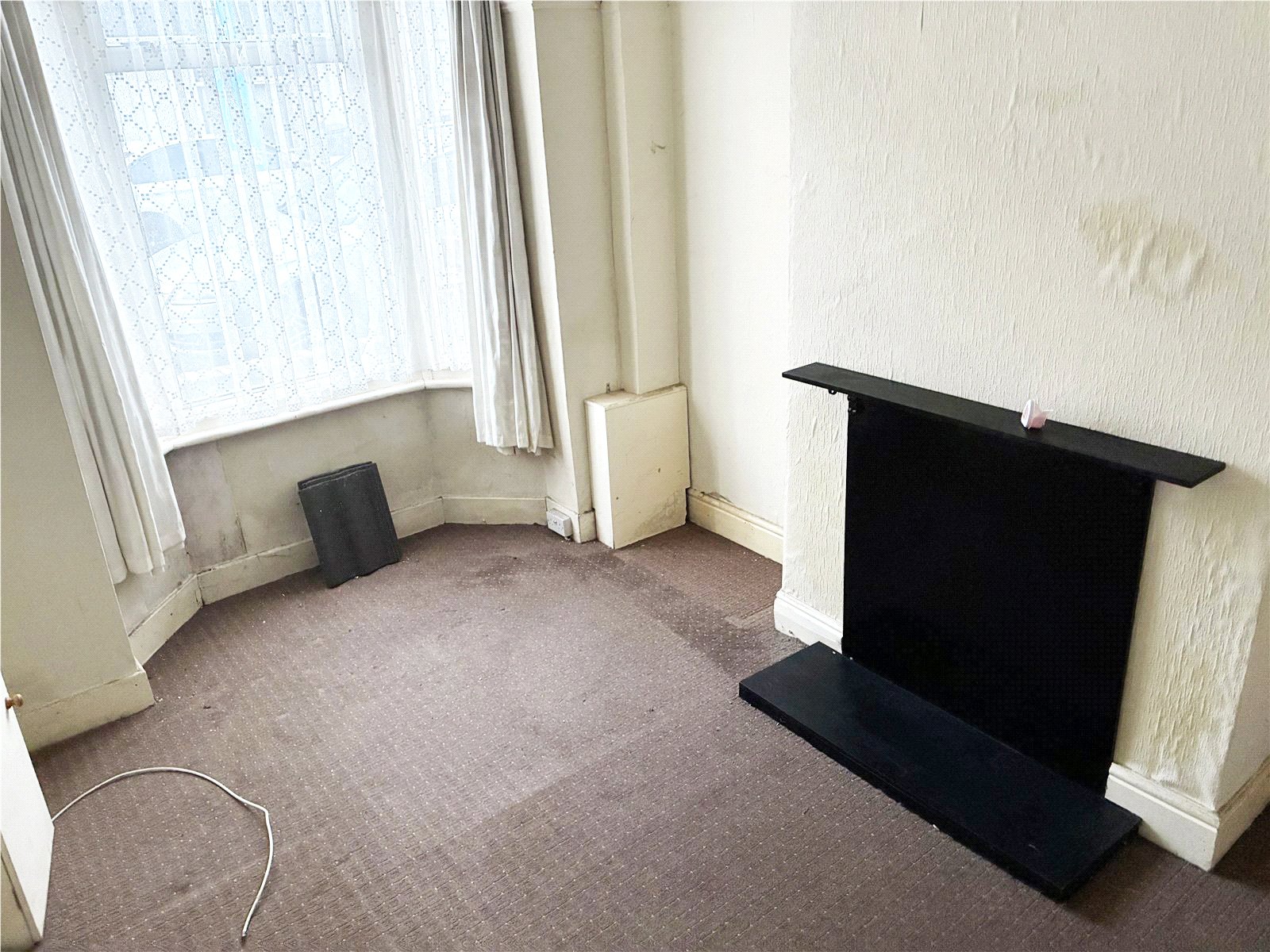 Rayleigh Road, Pennfields, Wolverhampton, WV3 - DB Roberts