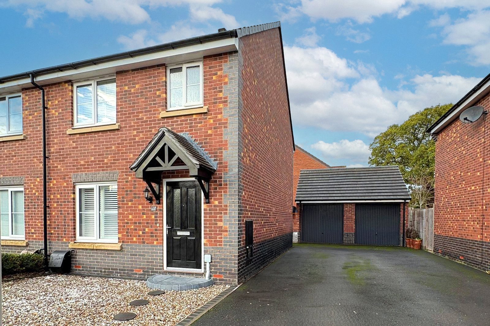 Holland Drive, Weir Hill, Shrewsbury, SY2 - DB Roberts