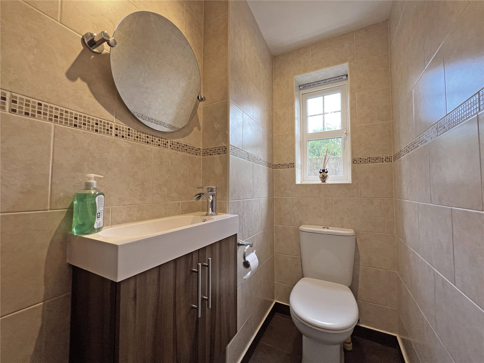 Eltham Drive, Priorslee, Telford, TF2 - DB Roberts