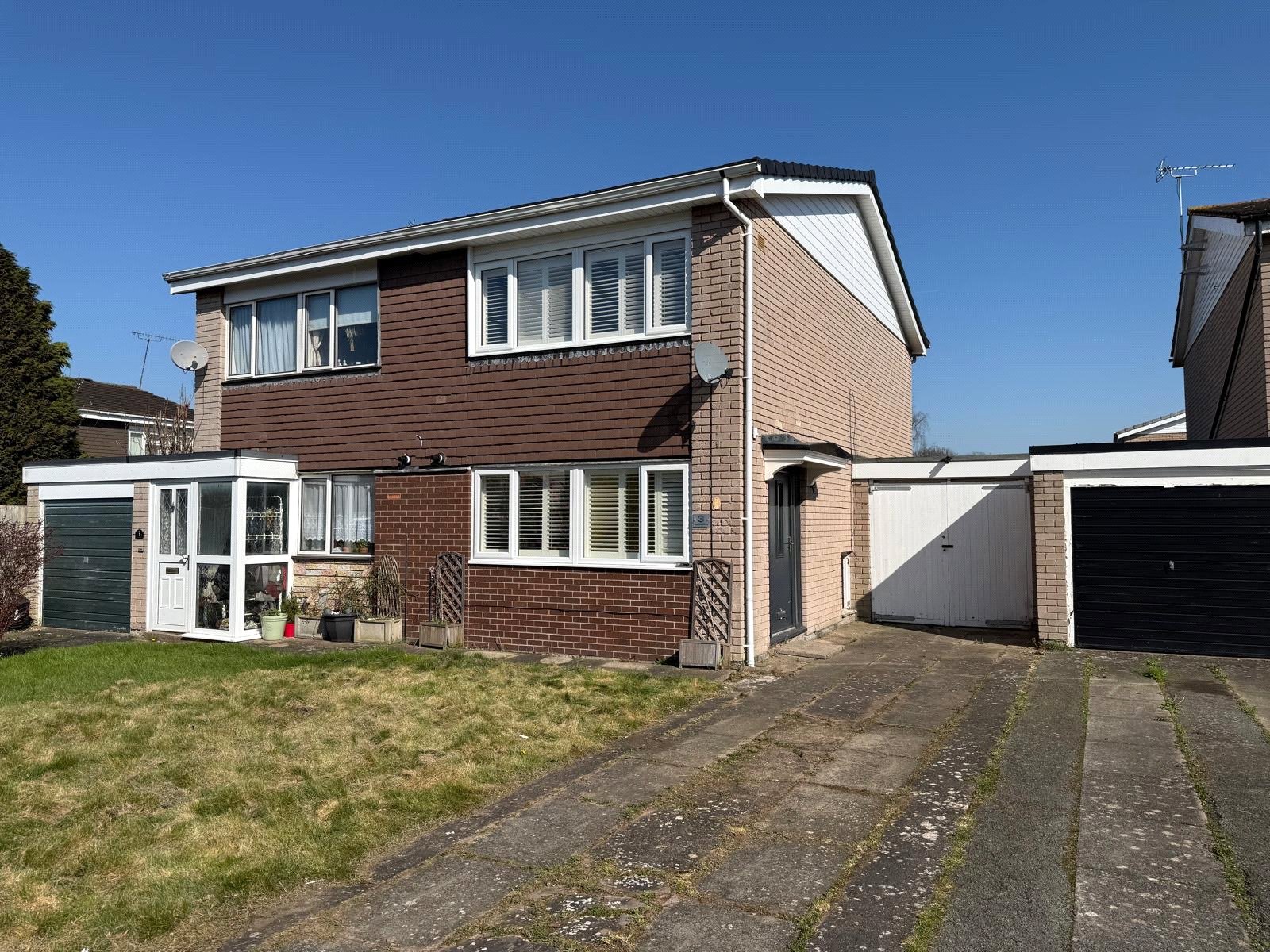 Newfield Drive, Castlefields, Shrewsbury, SY1 - DB Roberts
