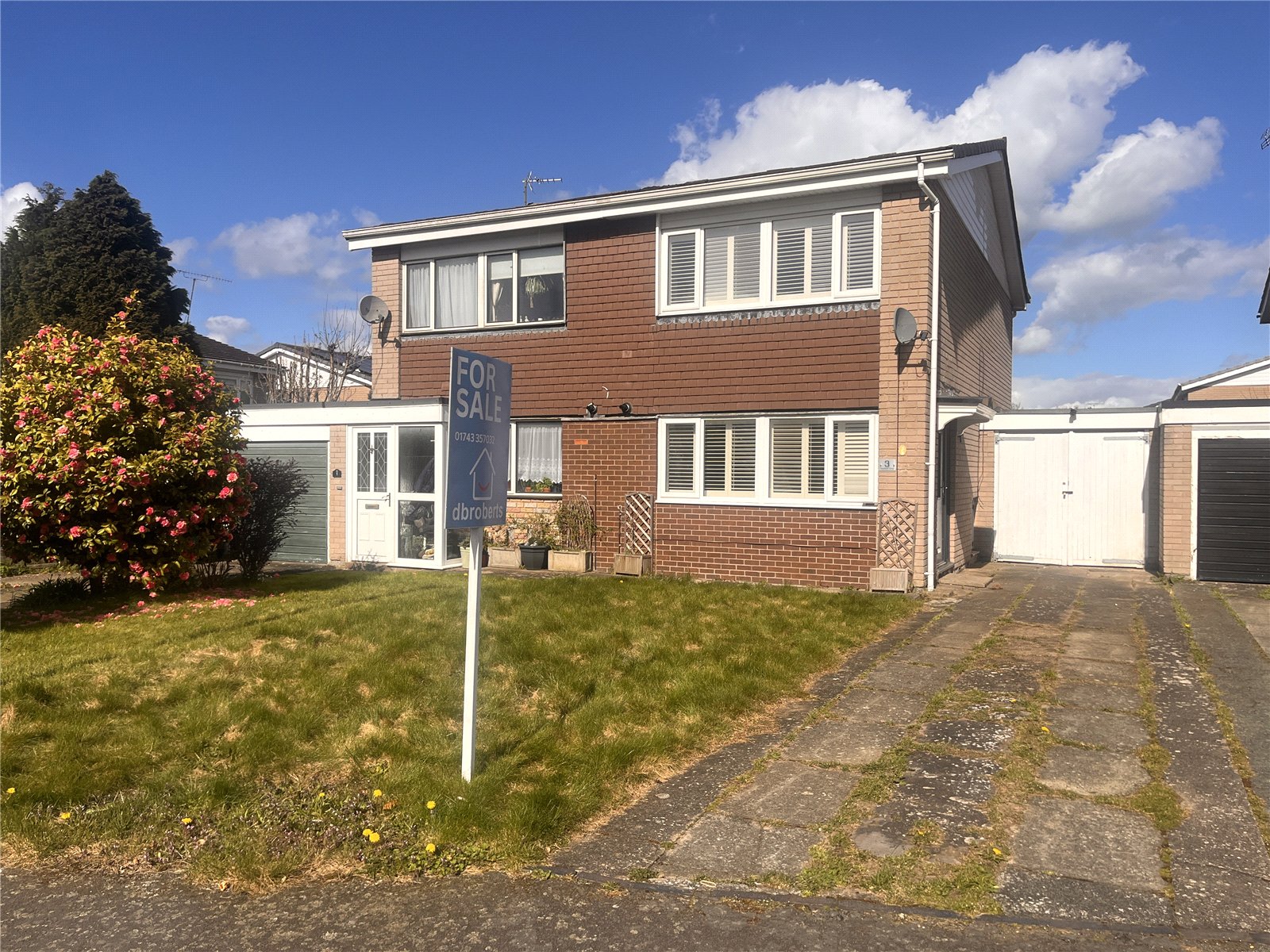 Newfield Drive, Castlefields, Shrewsbury, SY1 - DB Roberts