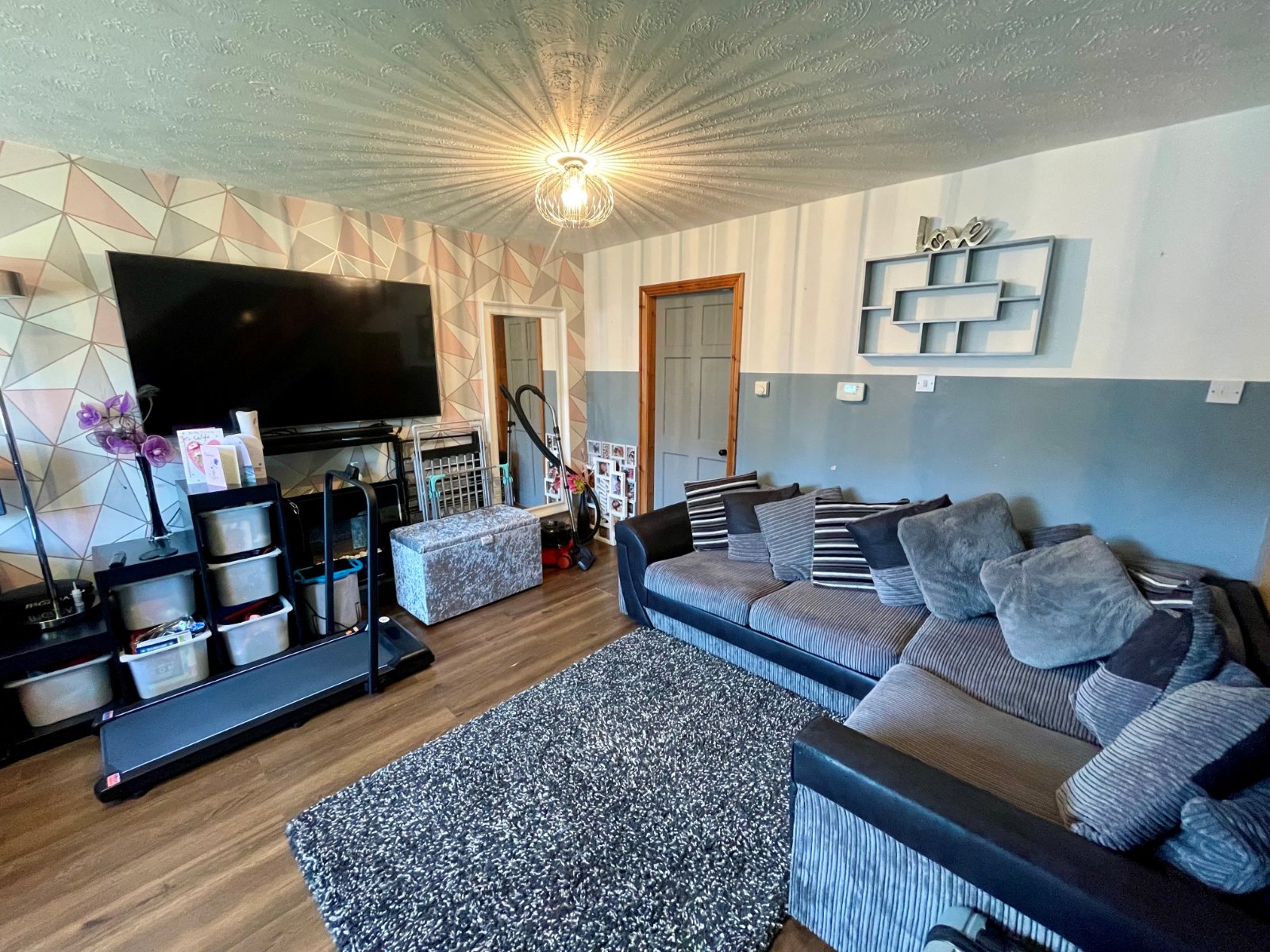 Bransdale Close, Wolverhampton, West Midlands, WV6 - DB Roberts