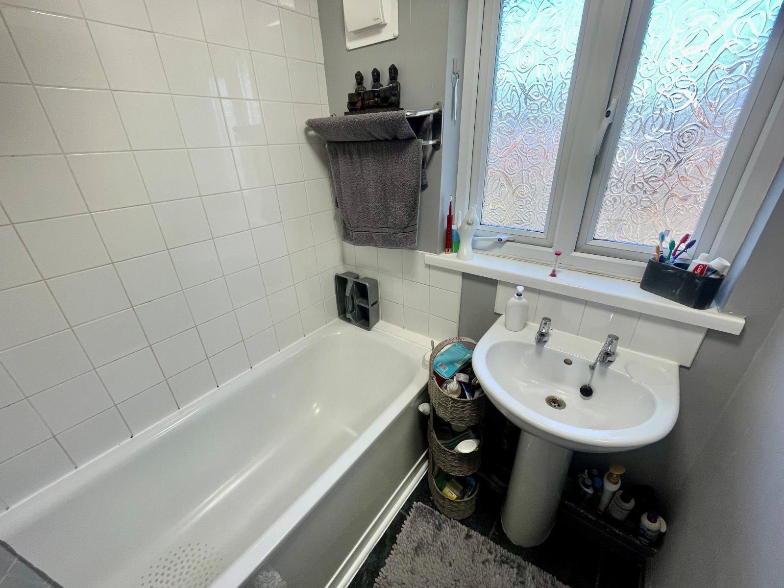 Bransdale Close, Wolverhampton, West Midlands, WV6 - DB Roberts