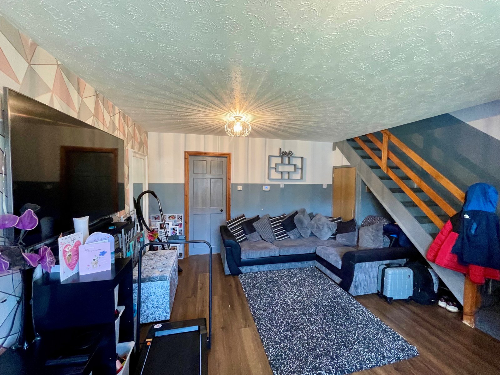 Bransdale Close, Wolverhampton, West Midlands, WV6 - DB Roberts