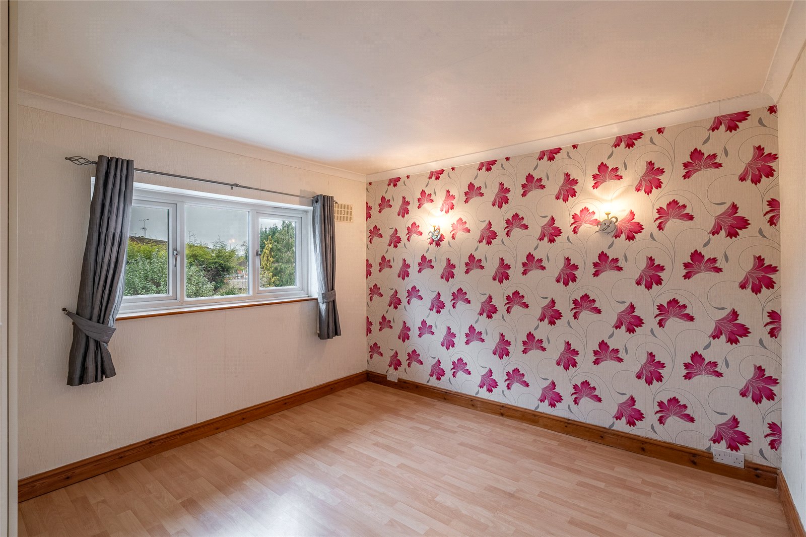 Windsor Gardens, Castlecroft, Wolverhampton, WV3 - DB Roberts