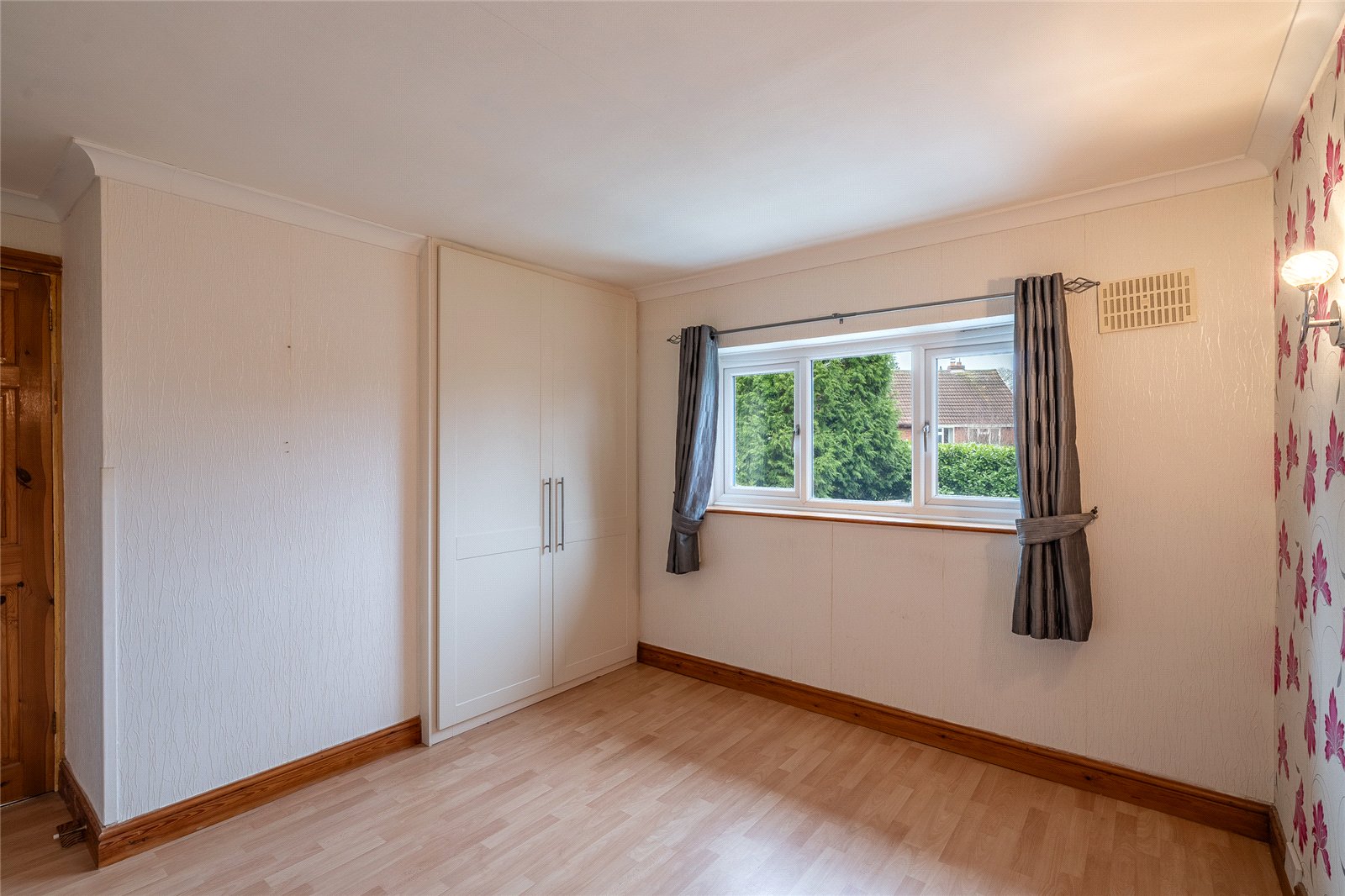 Windsor Gardens, Castlecroft, Wolverhampton, WV3 - DB Roberts