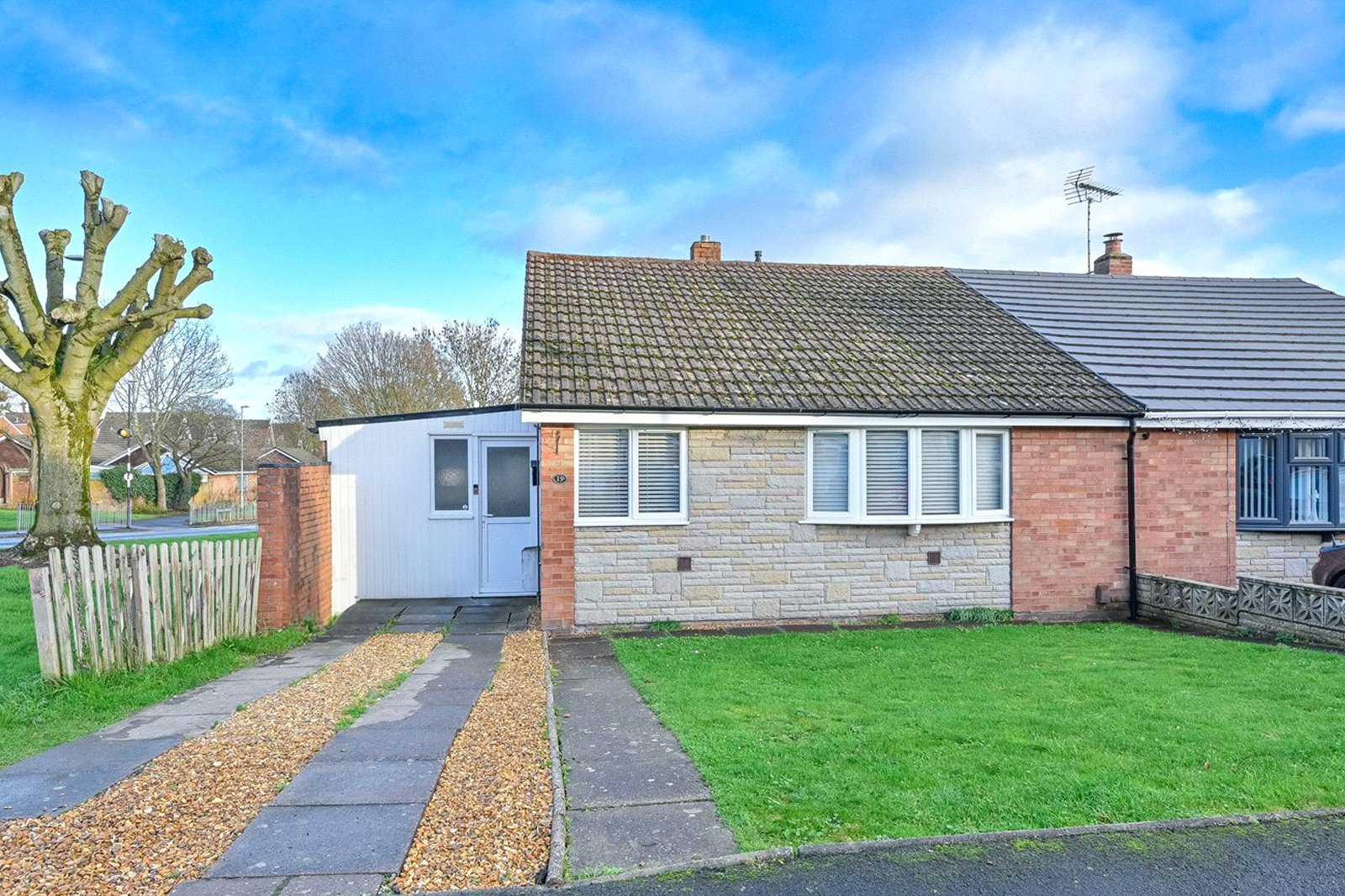 Downfield Grove, Parkside, Stafford, ST16 - DB Roberts