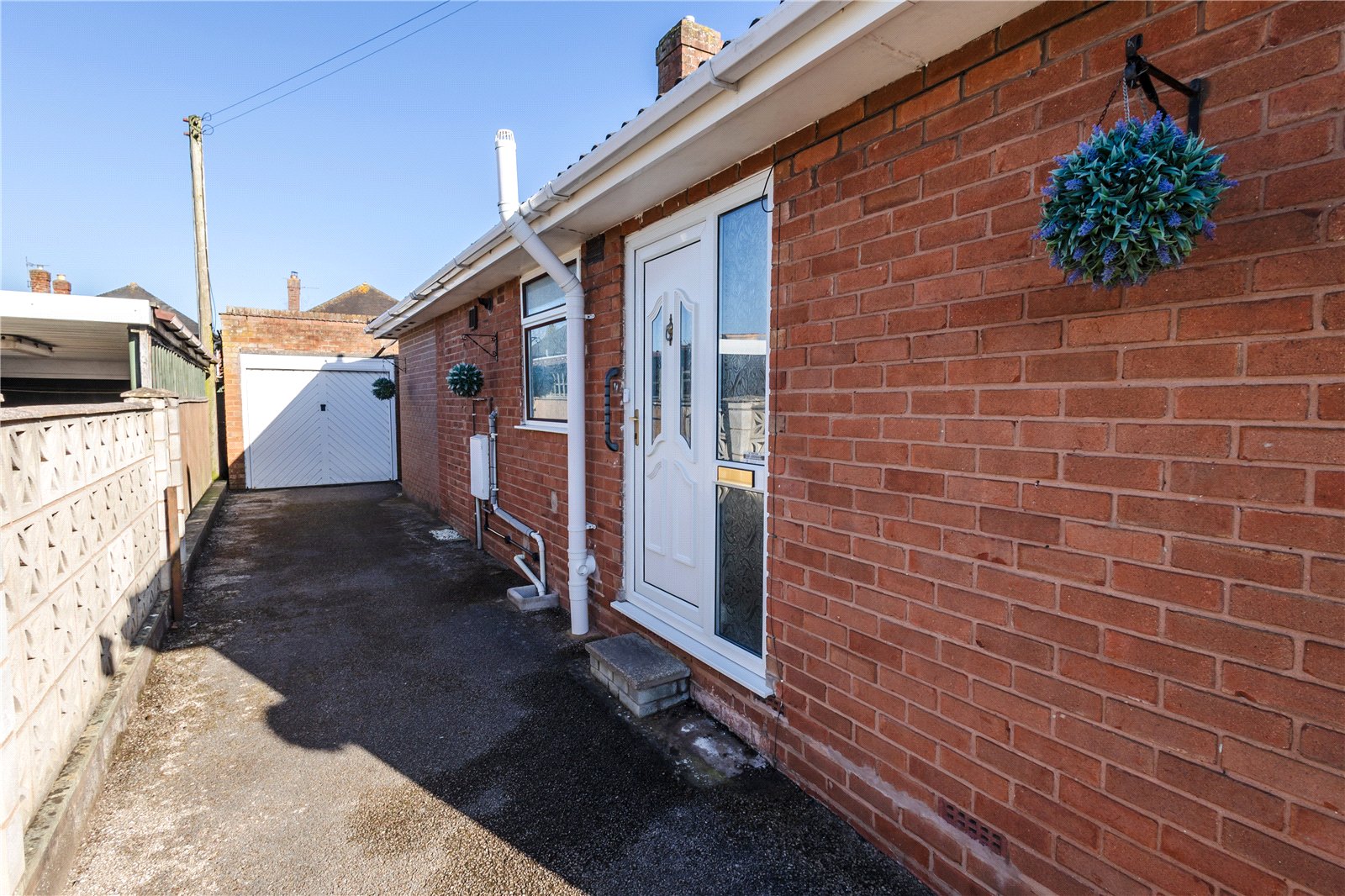 Elmsdale Crescent, Admaston, Telford, TF5 - DB Roberts