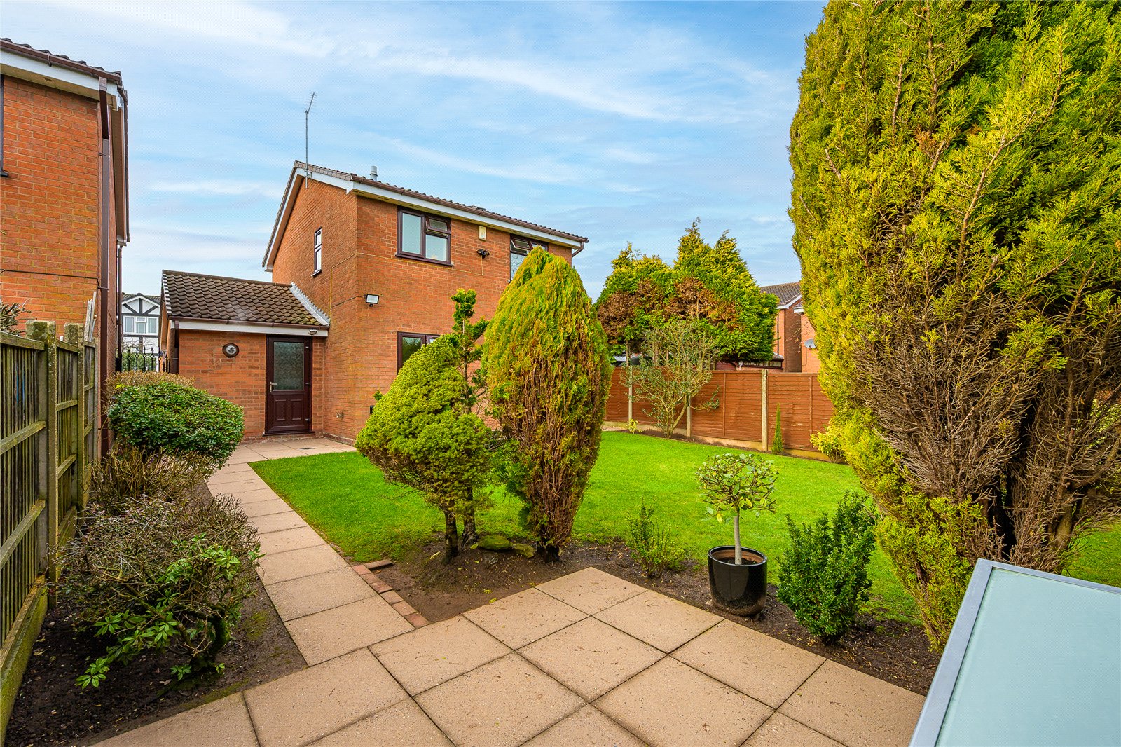 Elwells Close, Bilston, West Midlands, WV14 - DB Roberts