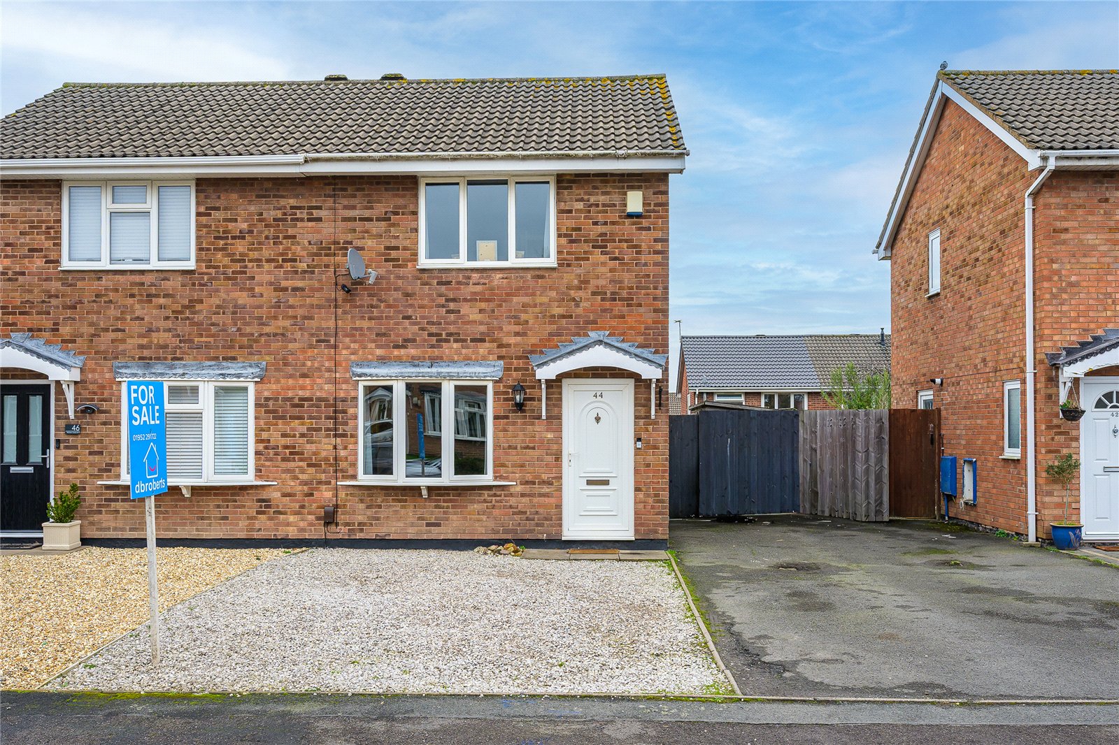 Walker Crescent, St. Georges, Telford, TF2 - DB Roberts