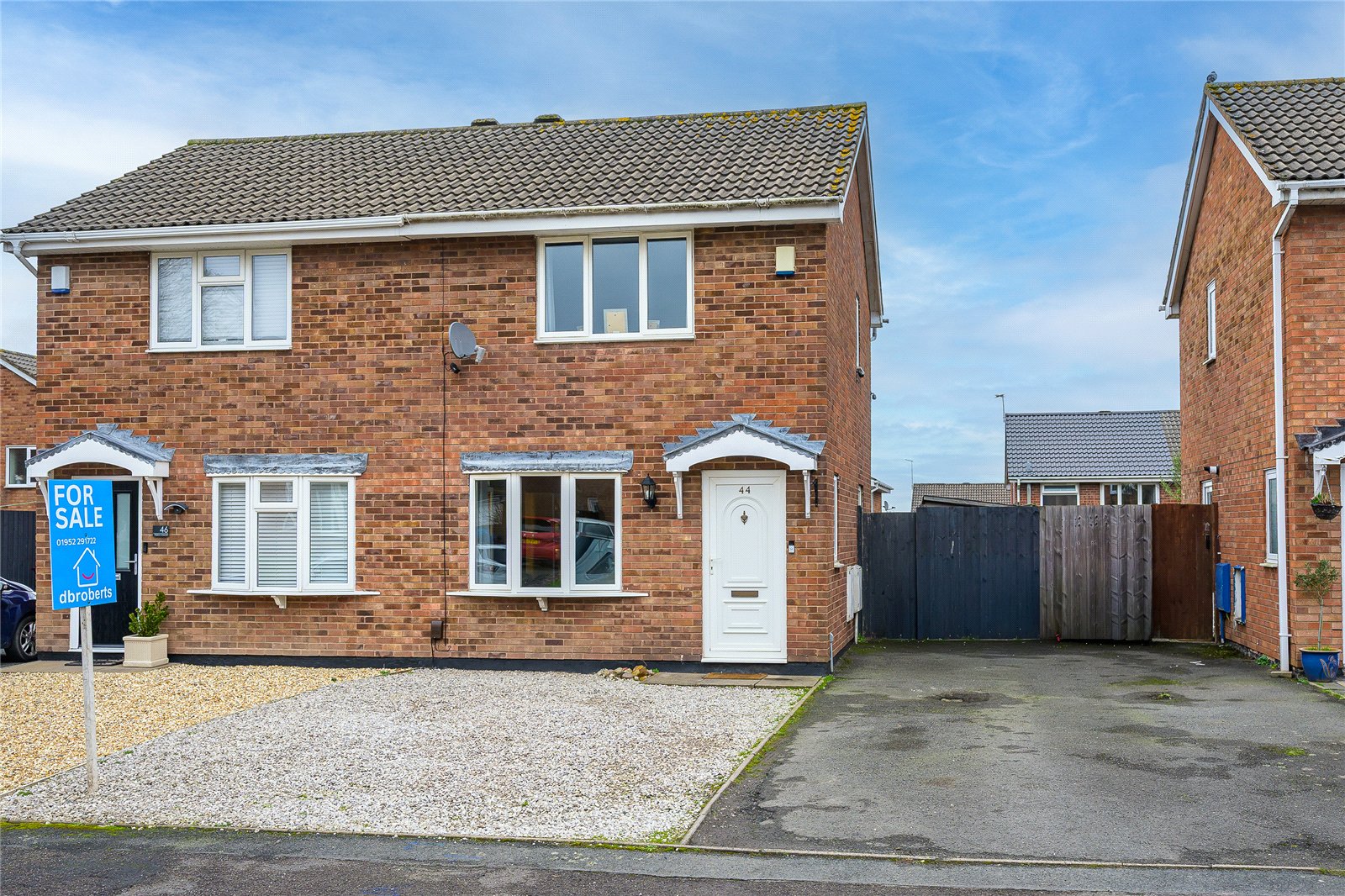 Walker Crescent, St. Georges, Telford, TF2 - DB Roberts