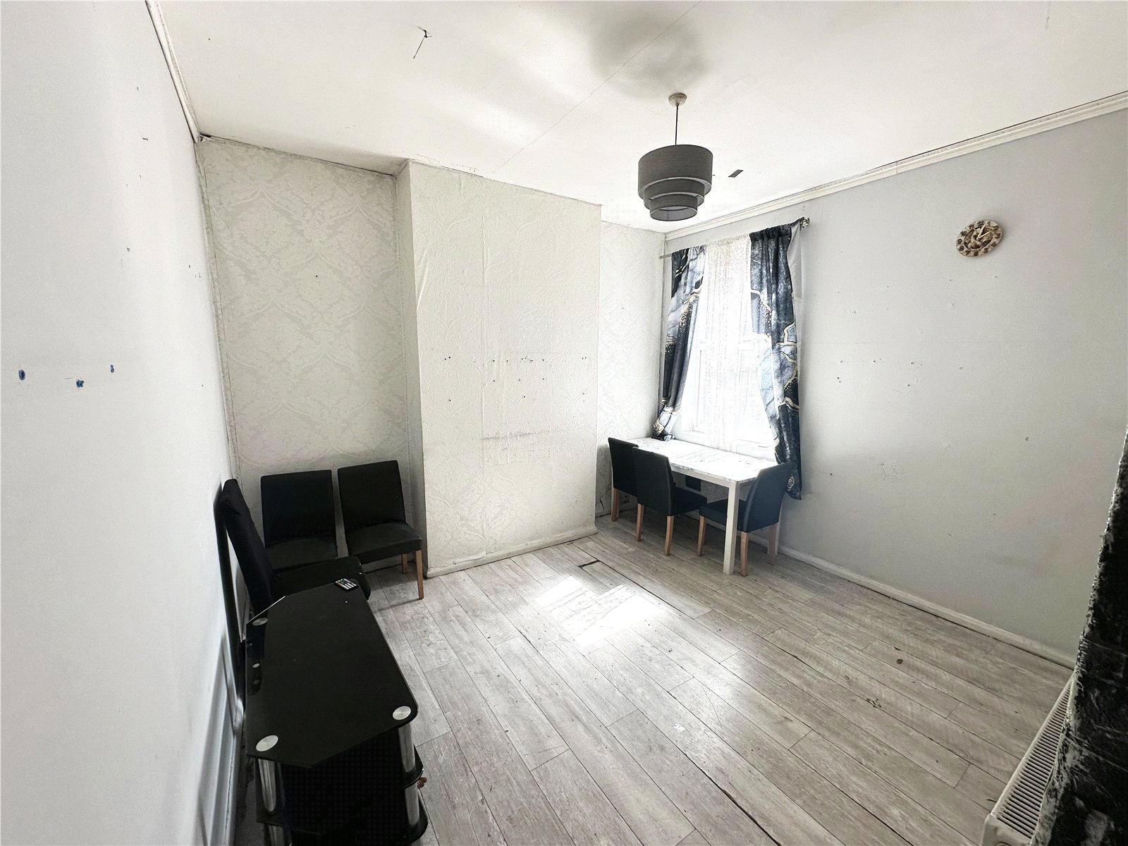 Francis Street, Dunstall Hill, Wolverhampton, WV1 - DB Roberts