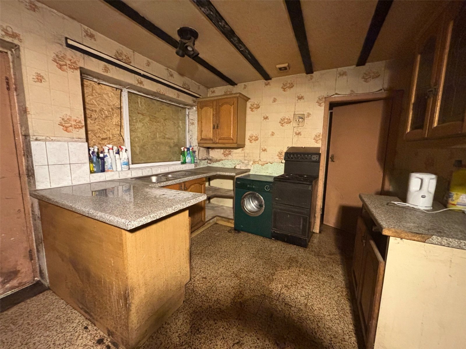 Withington Close, Oakengates, Telford, TF2 - DB Roberts