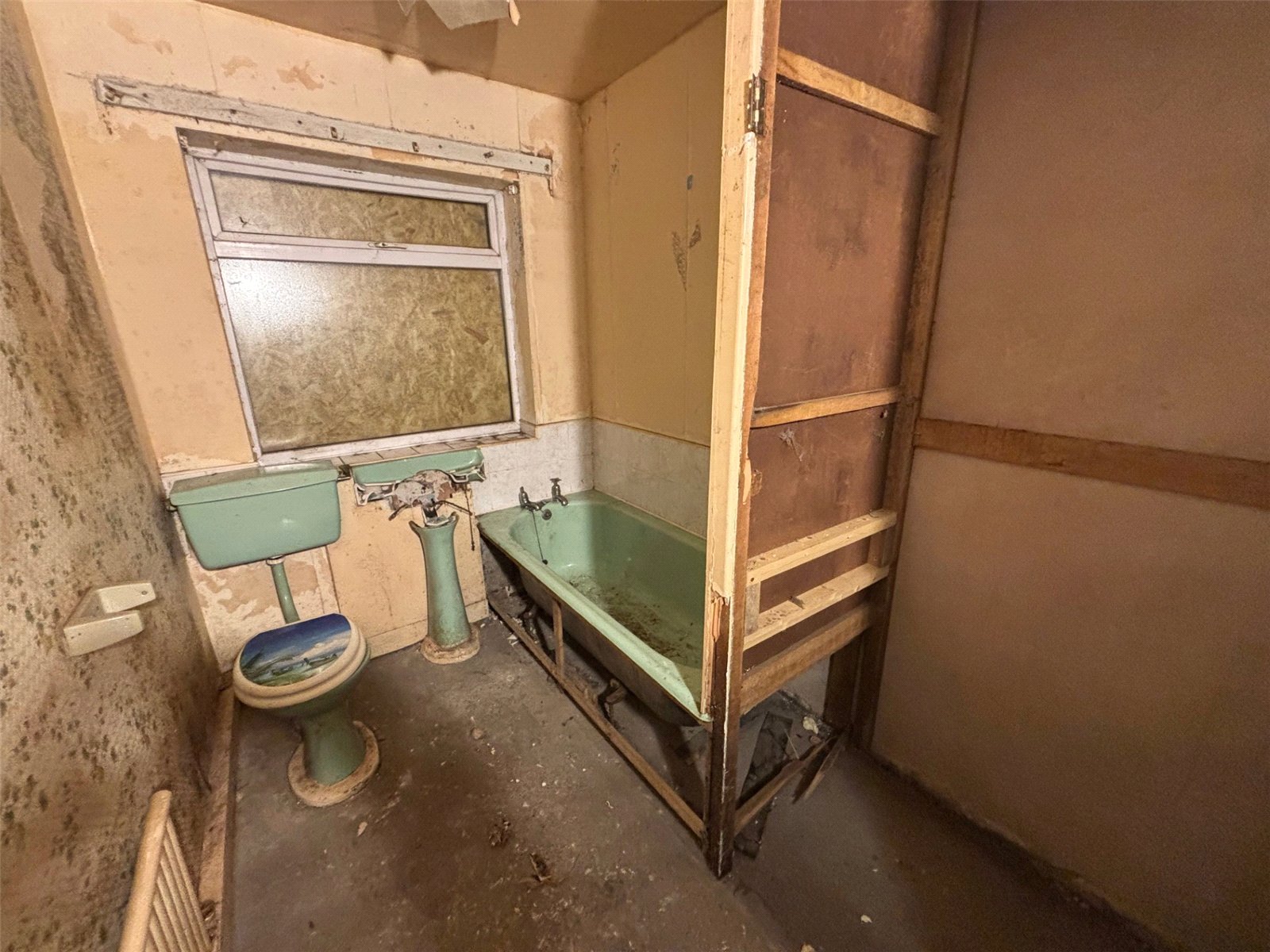 Withington Close, Oakengates, Telford, TF2 - DB Roberts