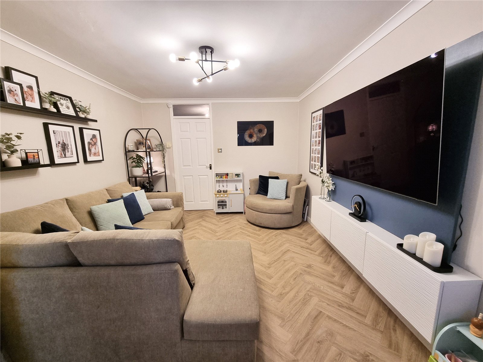 Hawthorne Close, Ketley Bank, Telford, TF2 - DB Roberts