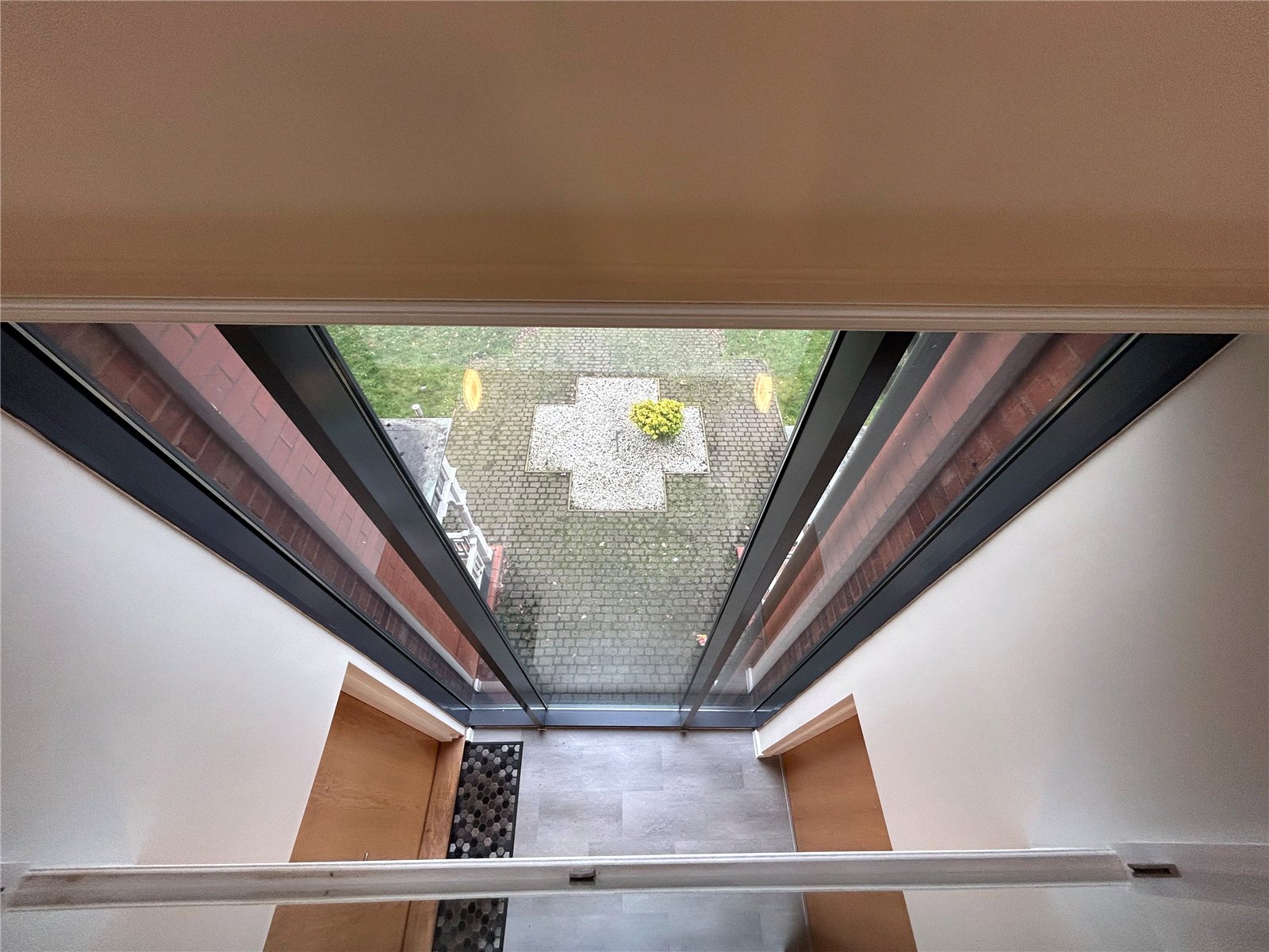 Apartment 18, Balfour Crescent, Tettenhall, Wolverhampton, WV6 - DB Roberts