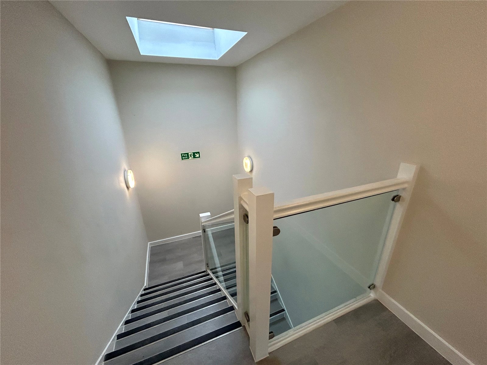 Apartment 18, Balfour Crescent, Tettenhall, Wolverhampton, WV6 - DB Roberts