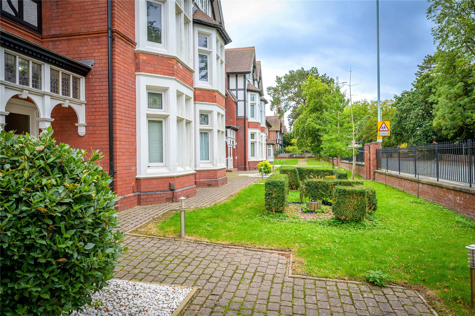 Apartment 18, Balfour Crescent, Tettenhall, Wolverhampton, WV6 - DB Roberts
