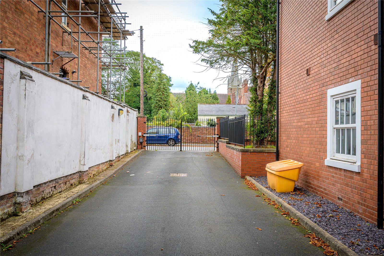Apartment 18, Balfour Crescent, Tettenhall, Wolverhampton, WV6 - DB Roberts