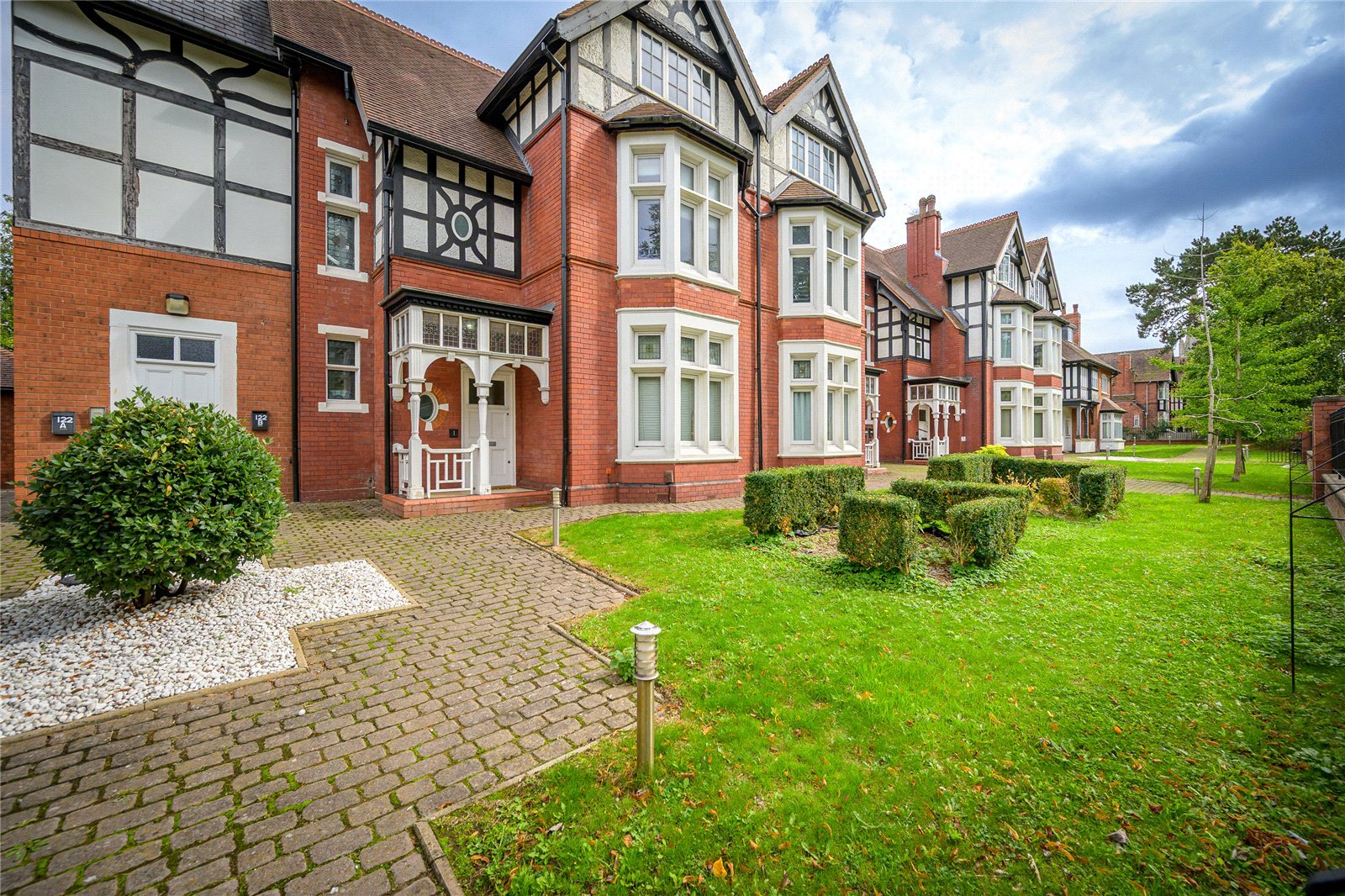 Apartment 18, Balfour Crescent, Tettenhall, Wolverhampton, WV6 - DB Roberts