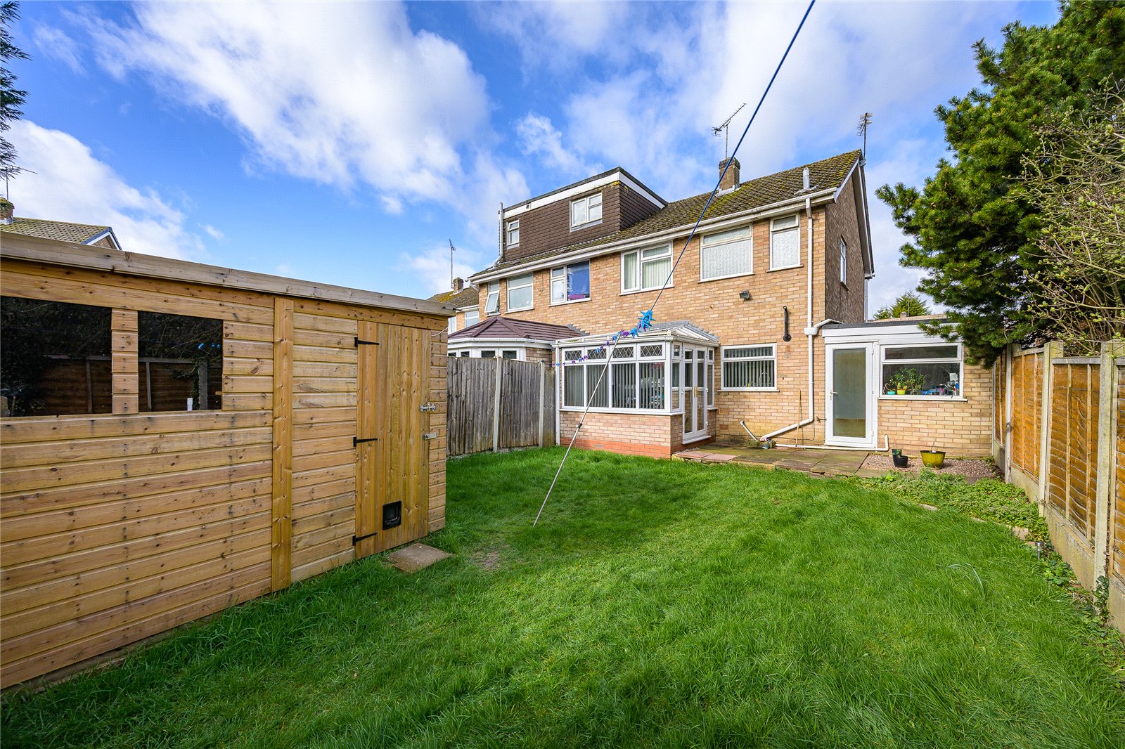 Brookdale Drive, Penn, Wolverhampton, WV4 - DB Roberts