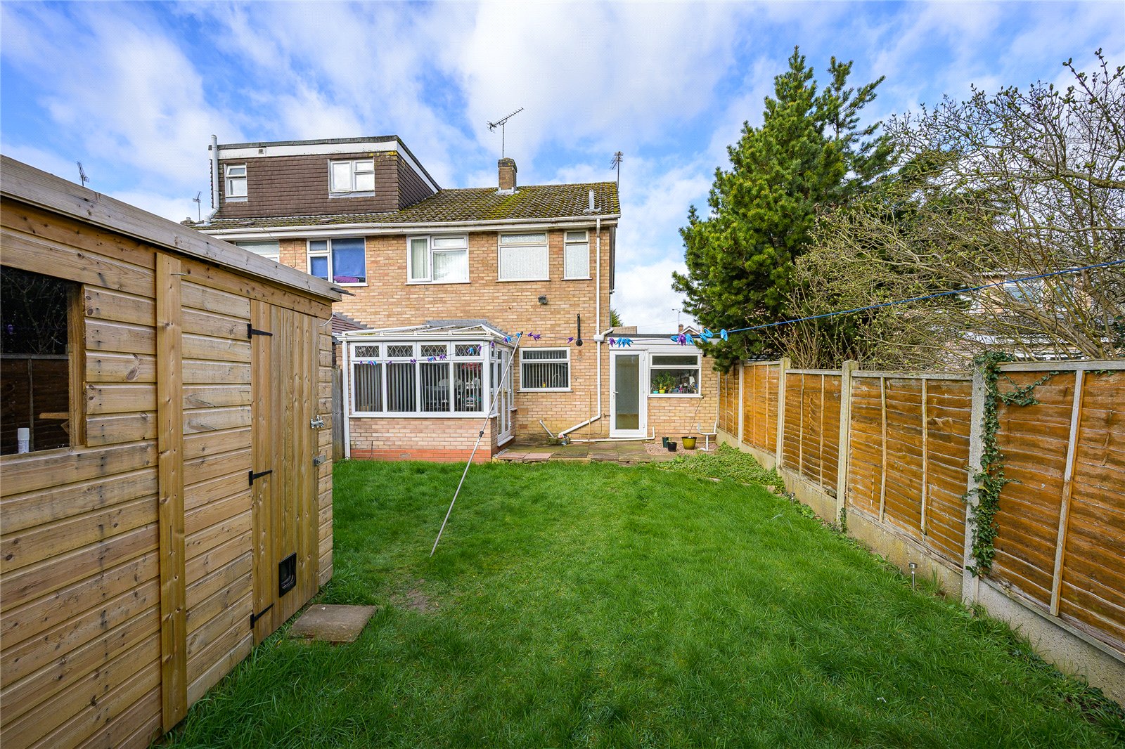 Brookdale Drive, Penn, Wolverhampton, WV4 - DB Roberts