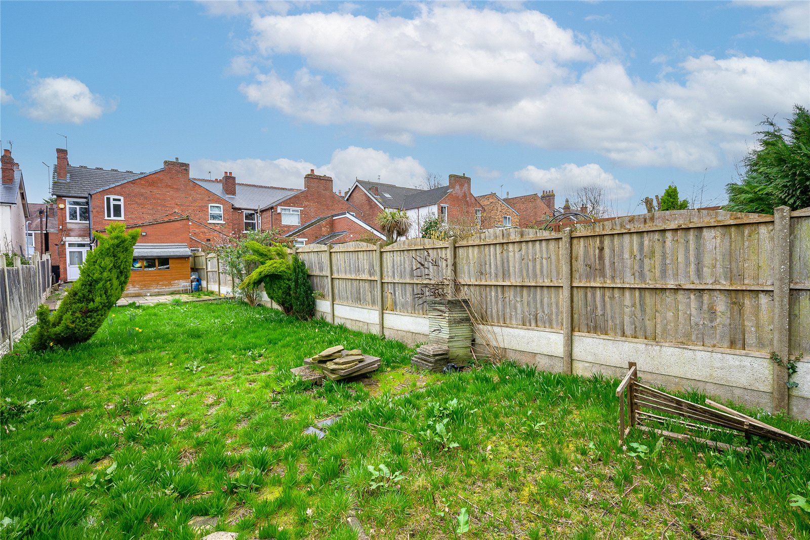Woodfield Avenue, Penn, Wolverhampton, WV4 - DB Roberts