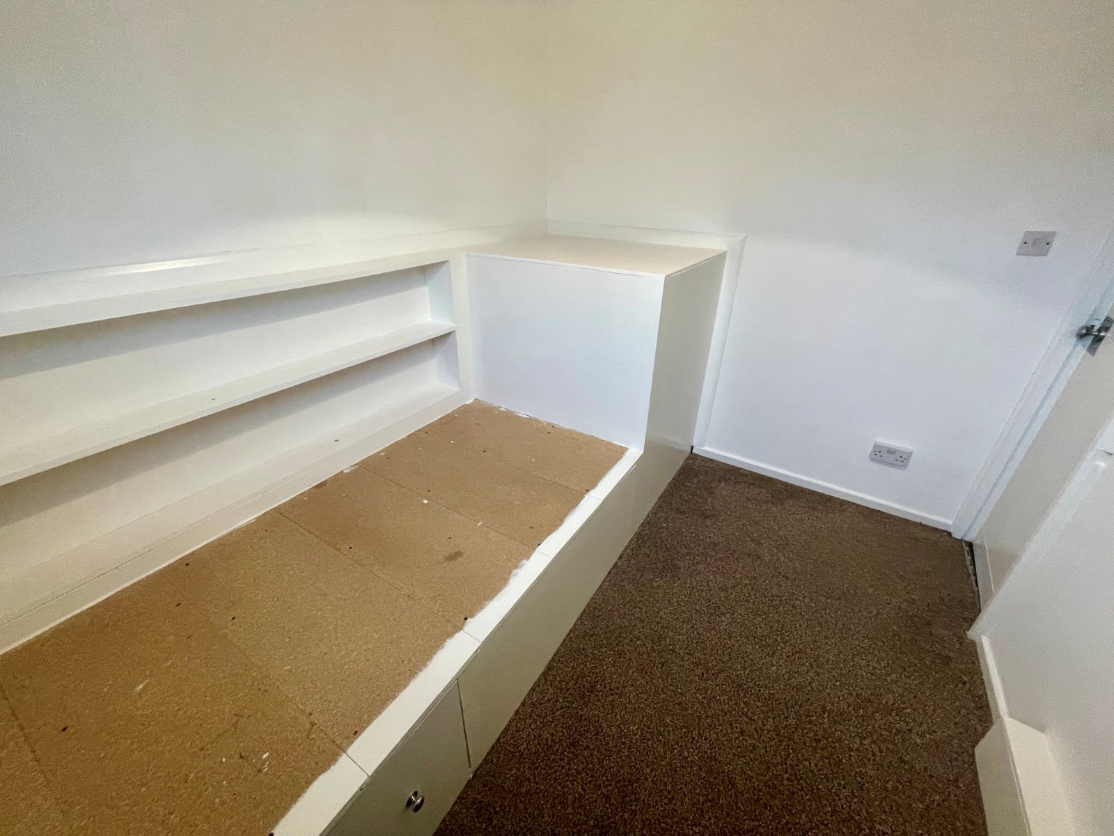 Forge Close, Pendeford, Wolverhampton, WV8 - DB Roberts